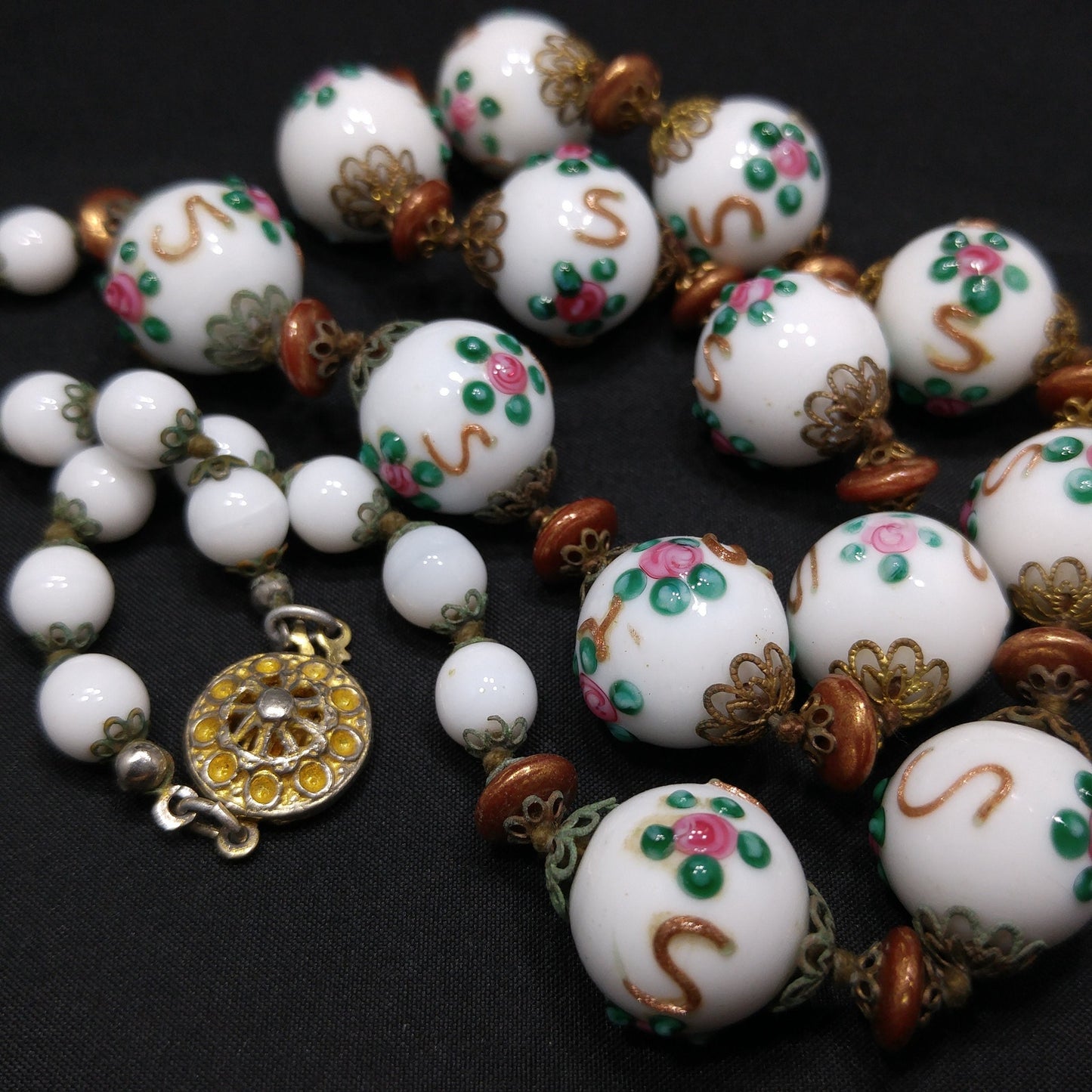 White Floral Lampwork Beaded Necklace, Hand Blown Glass, 1960s Vintage Jewelry