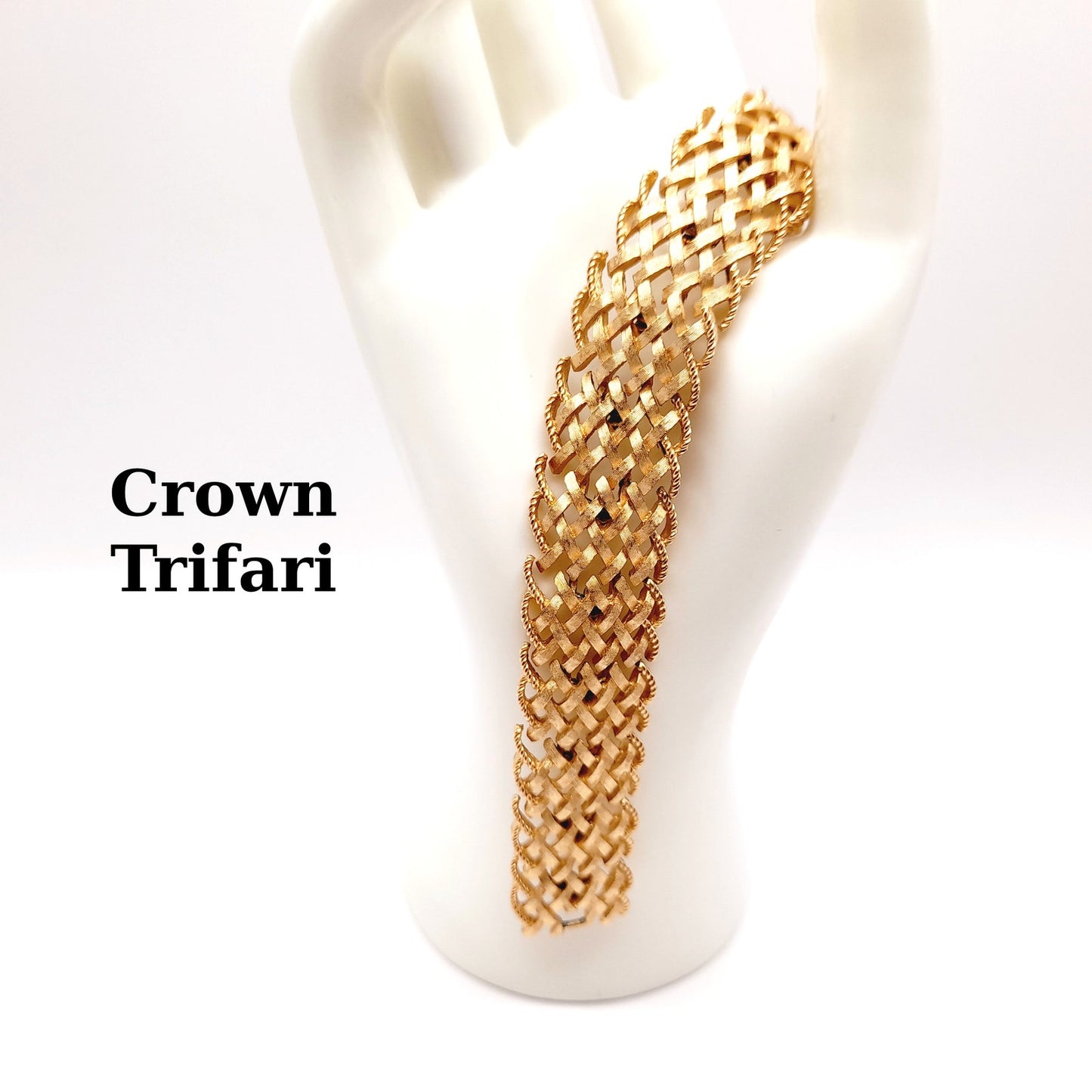 Vintage Mid Century 1950s Signed Crown Trifari Brushed Gold Tone Basket Weave Wide Link Bracelet 7.5"