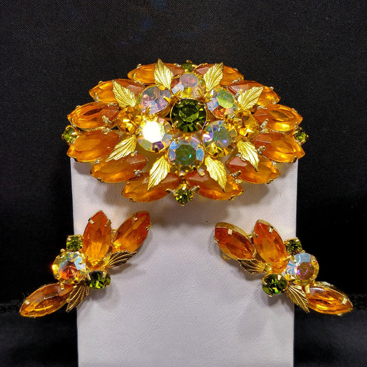 Light Topaz Green Rhinestone Brooch Earrings Set, Gold Plated, 1960s Vintage Jewelry