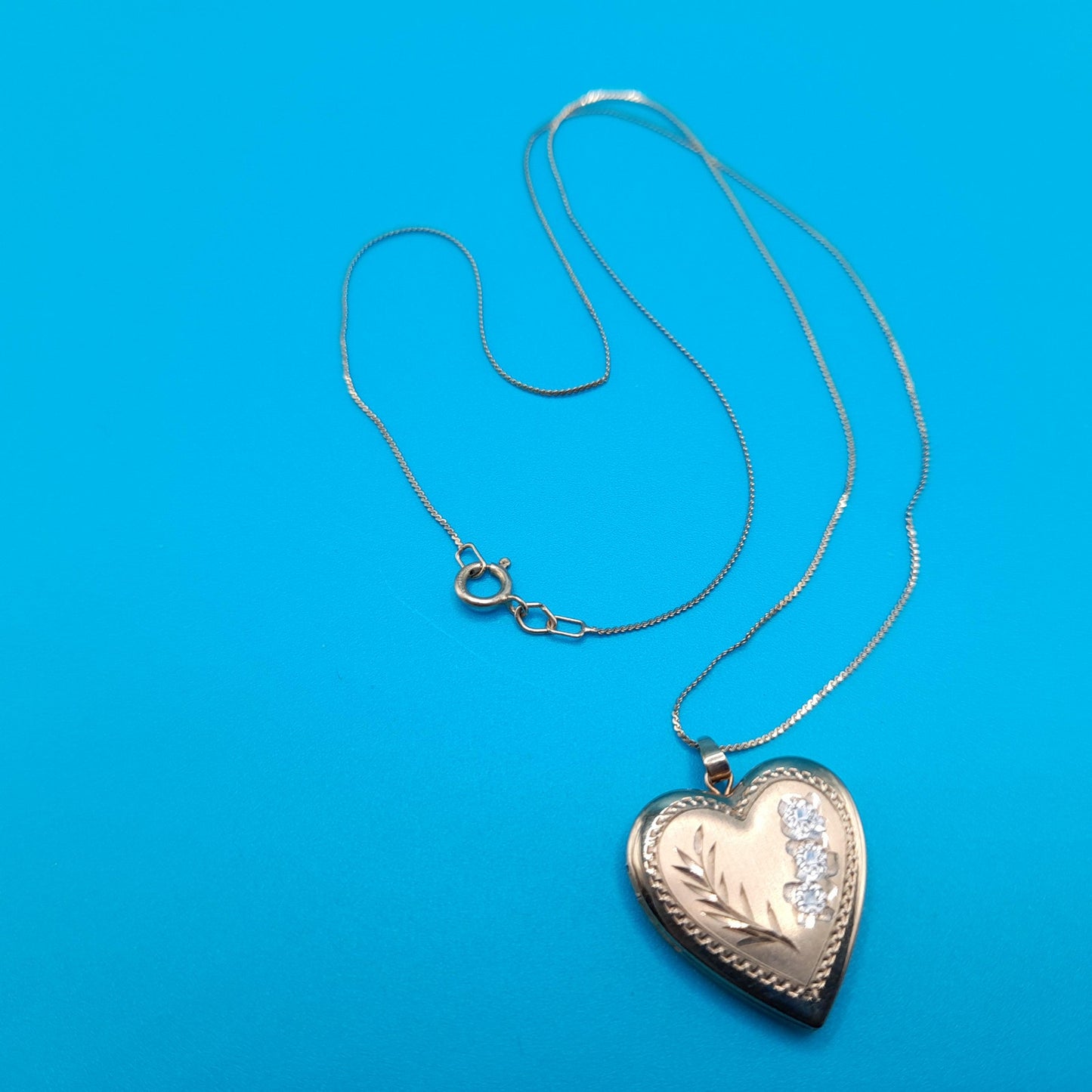 Vintage 14K Gold Filled Locket Chain Necklace, Photo Locket, 1950s Jewelry