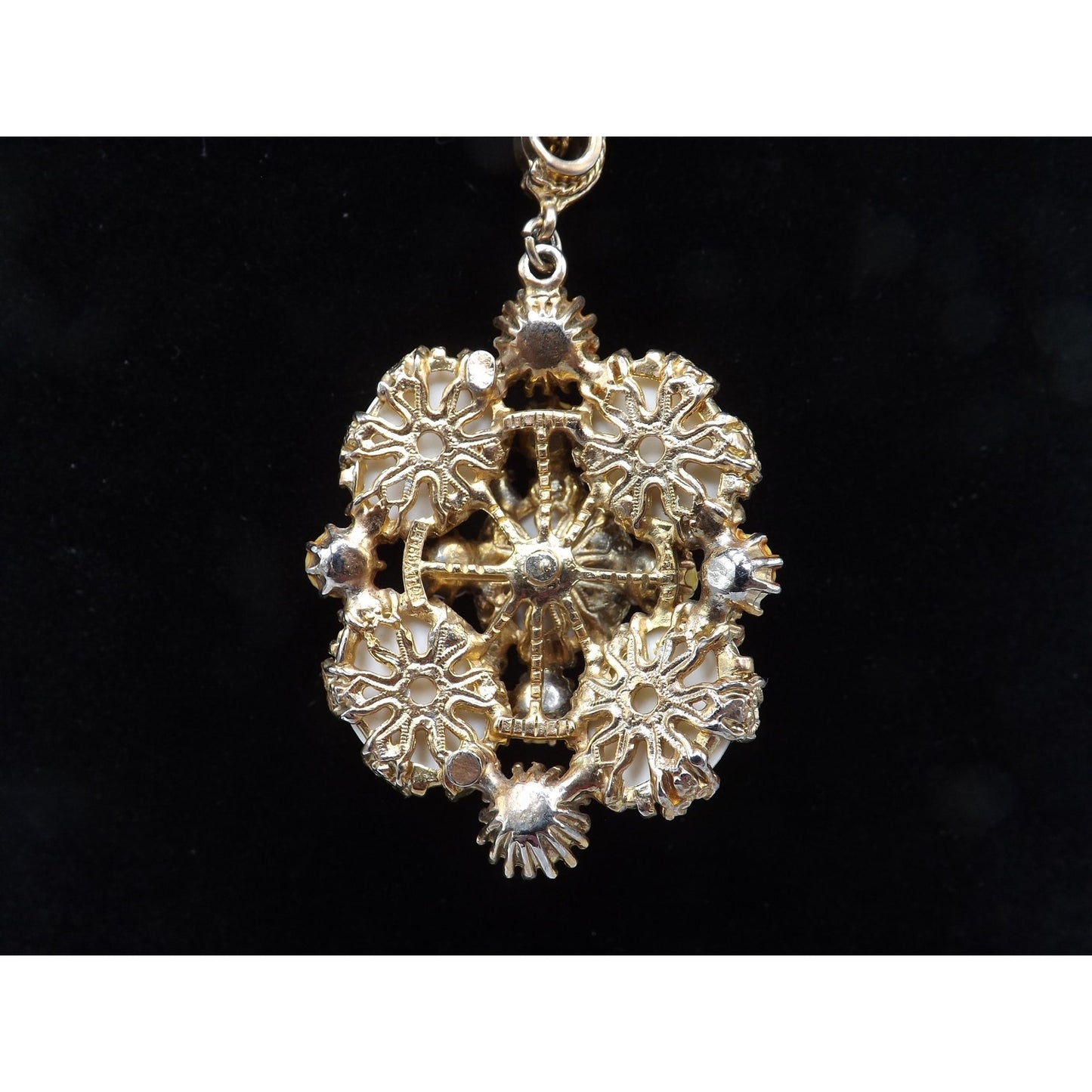 Hollycraft White Cabochons Rhinestones Pendant Necklace, Filigree Prongs, 1960s Vintage Jewelry