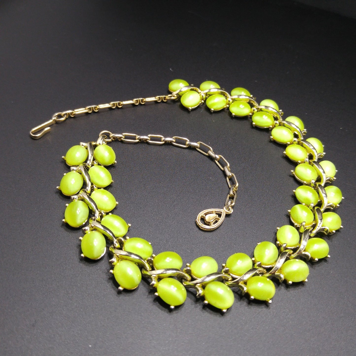 Light Green Lucite Choker Necklace, Gold Tone, 1950s Vintage Jewelry
