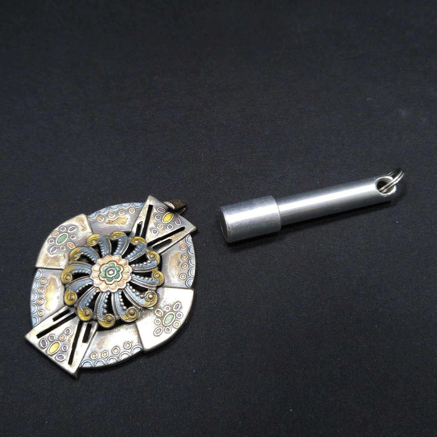 Vintage Enamel Ladies Belt Buckle, Enamel on Brass, 1930s Vintage Accessory