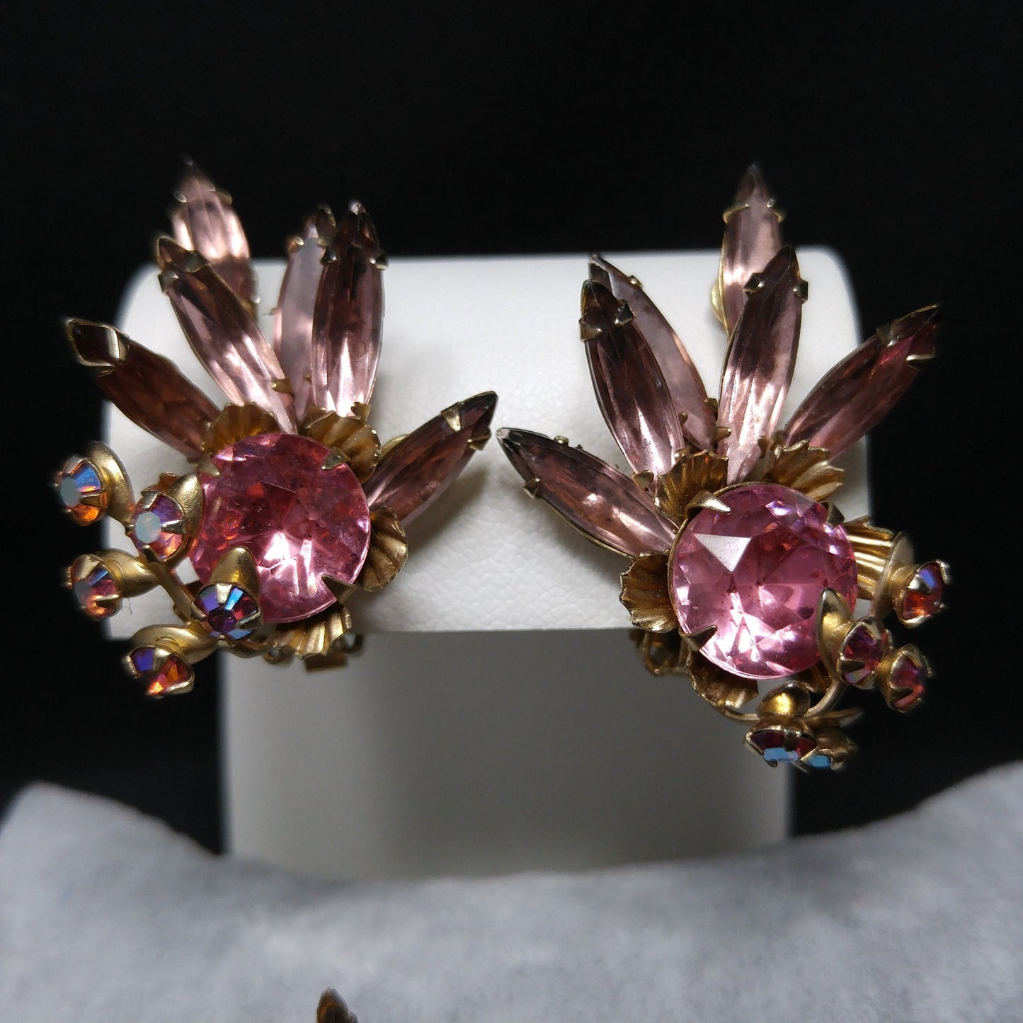 Pink Lavender Rhinestone Brooch Earrings, Riveted Design, 1950s Vintage Jewelry