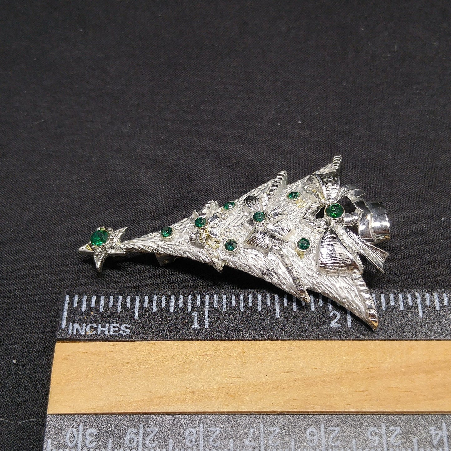 Vintage Christmas Tree Brooch – 1960s Silver Tone Holiday Pin with Emerald Green Rhinestones, 2 1/4 Inch