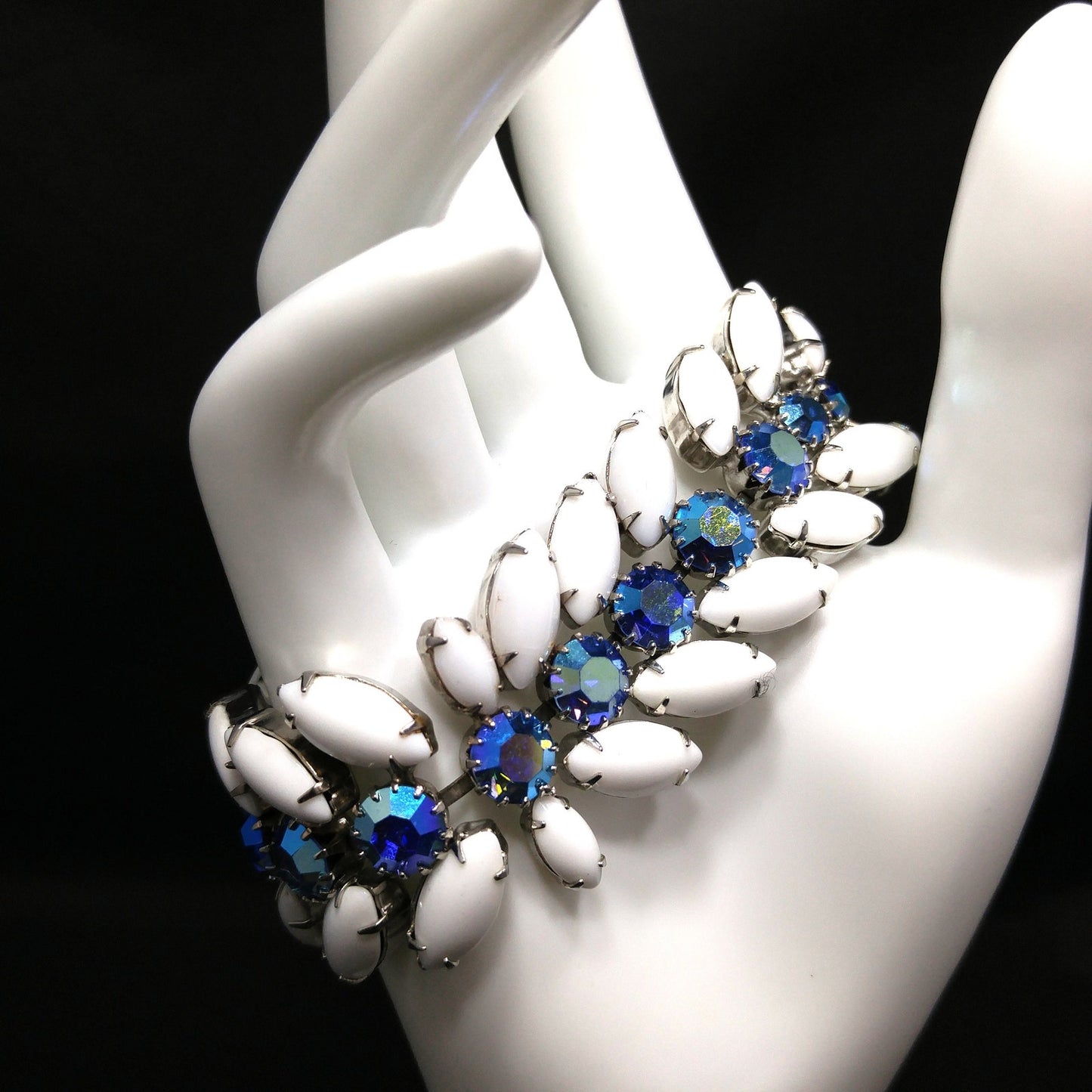 Vintage Weiss Blue AB Rhinestone Bracelet, White Milk Glass Cabochons, Rhodium Plated