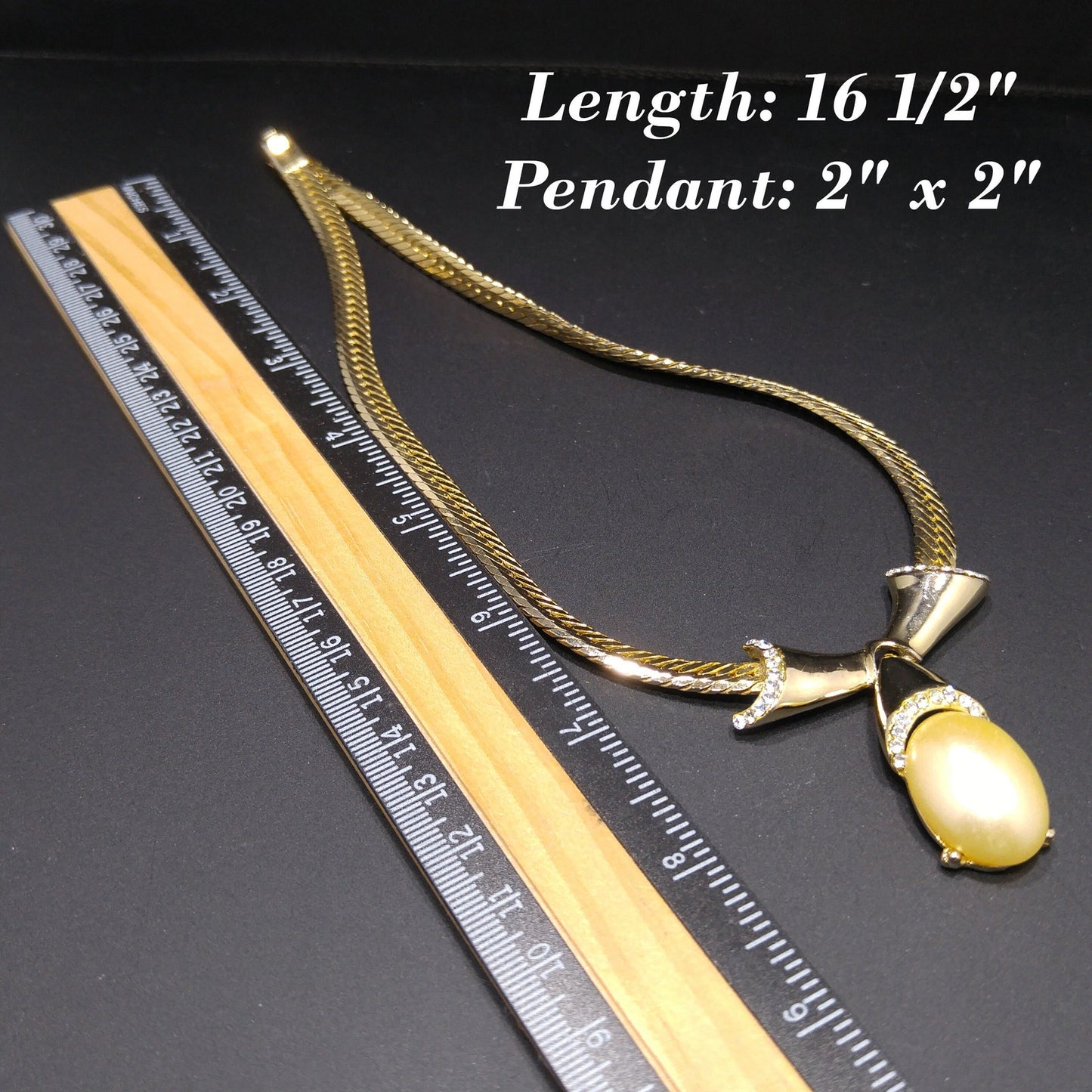 White Pearled Cabochon Pendant Necklace, Gold Plated Chain, 1980s Vintage Jewelry