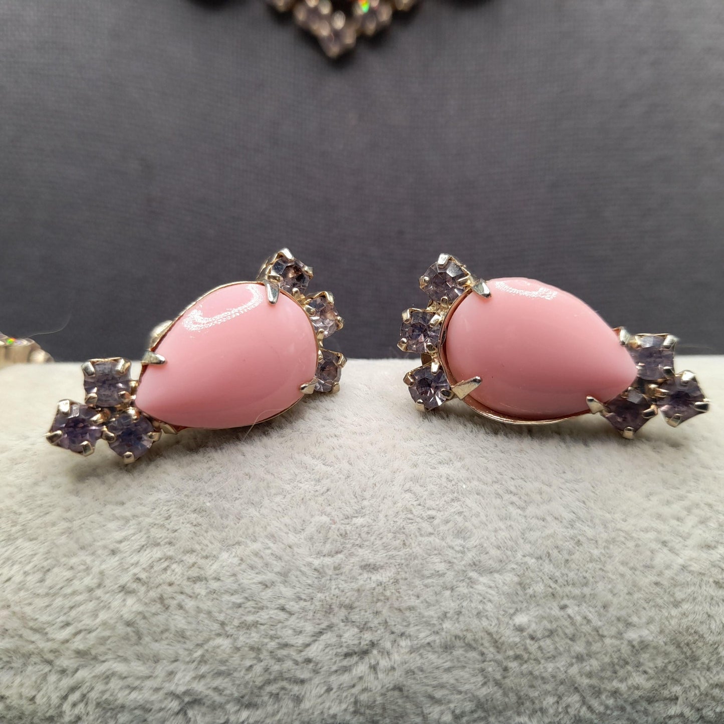 Vintage Pink Glass Rhinestone Jewelry Set: Choker Bracelet Screw-back Earrings, 1950s