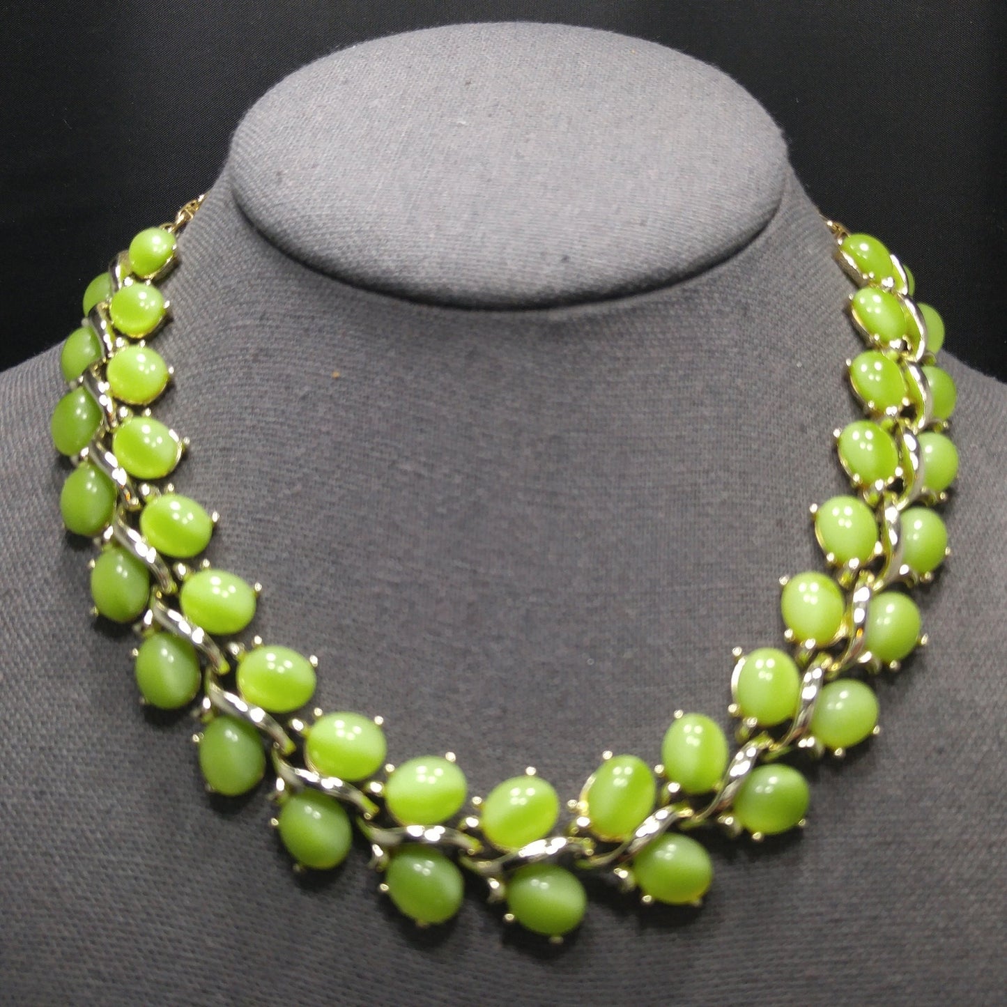 Light Green Lucite Choker Necklace, Gold Tone, 1950s Vintage Jewelry