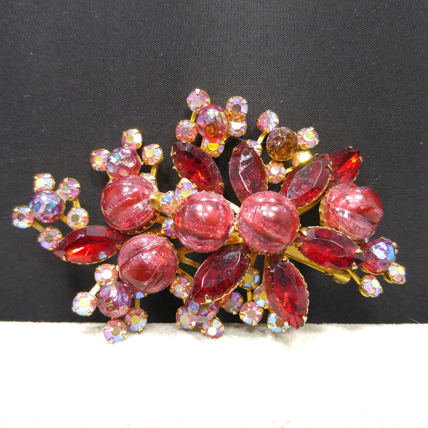 Red Art Glass Aurora Borealis Floral Brooch, Wide Riveted Bouquet, 1950s Vintage Jewelry