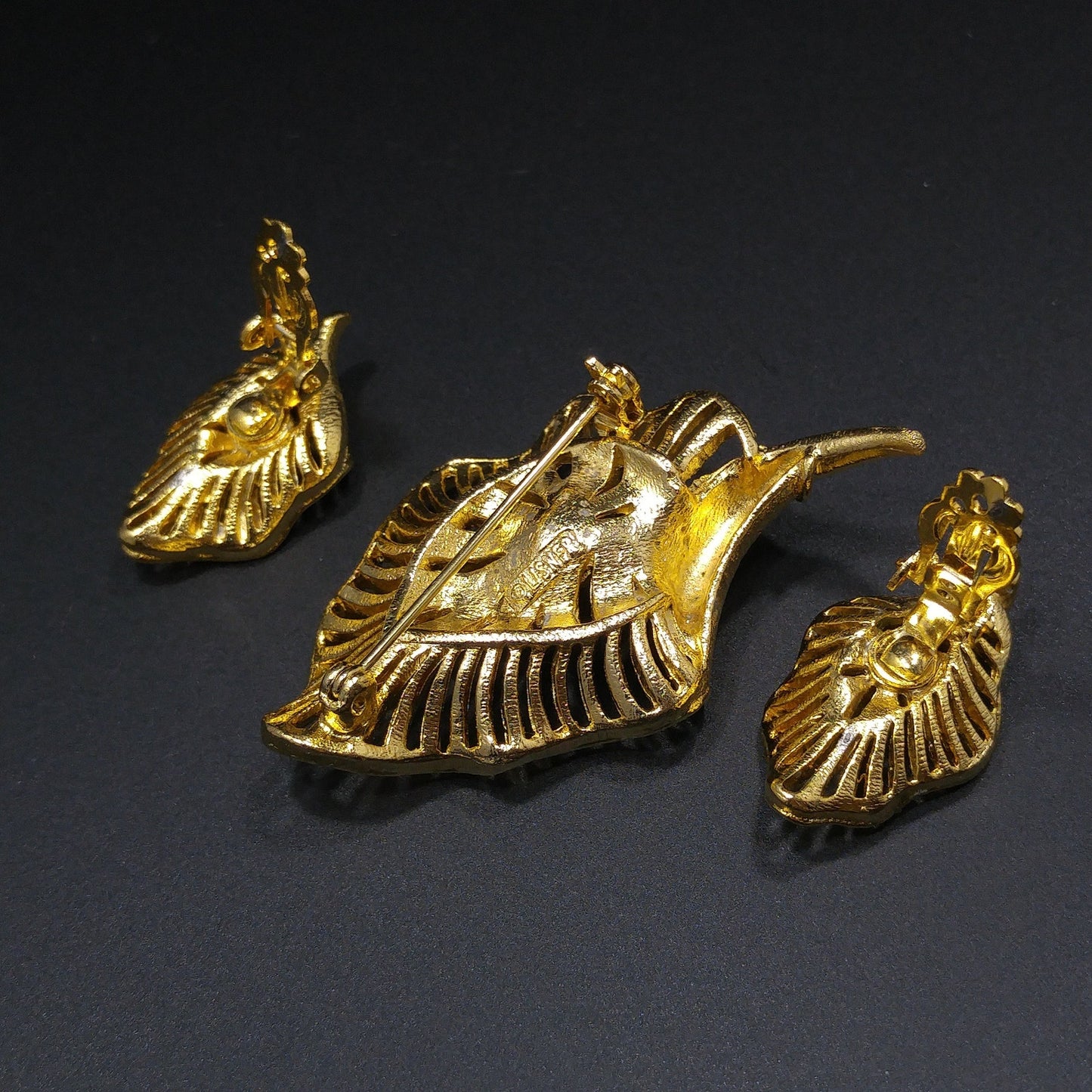 Lisner Blue Aurora Borealis Leaf Brooch & Earrings, Gold Plated, 1960s Vintage Jewelry