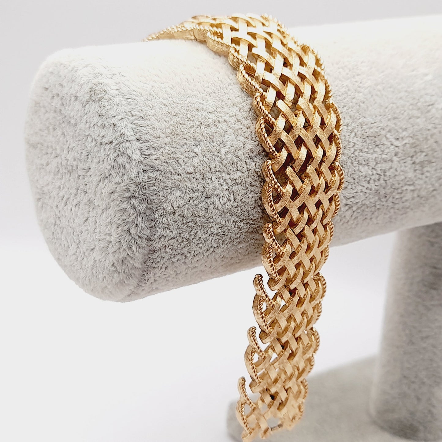 Vintage Mid Century 1950s Signed Crown Trifari Brushed Gold Tone Basket Weave Wide Link Bracelet 7.5"
