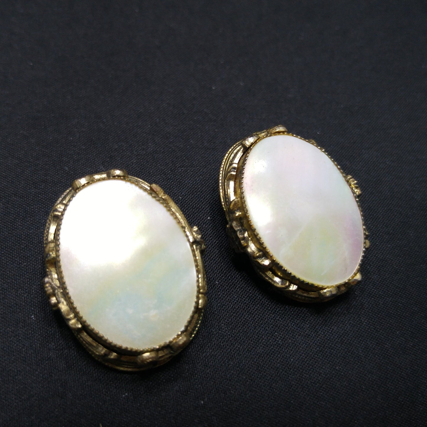 Whiting & Davis MOP Pendant Necklace Clip Earrings Set, 1950s Vintage Jewelry