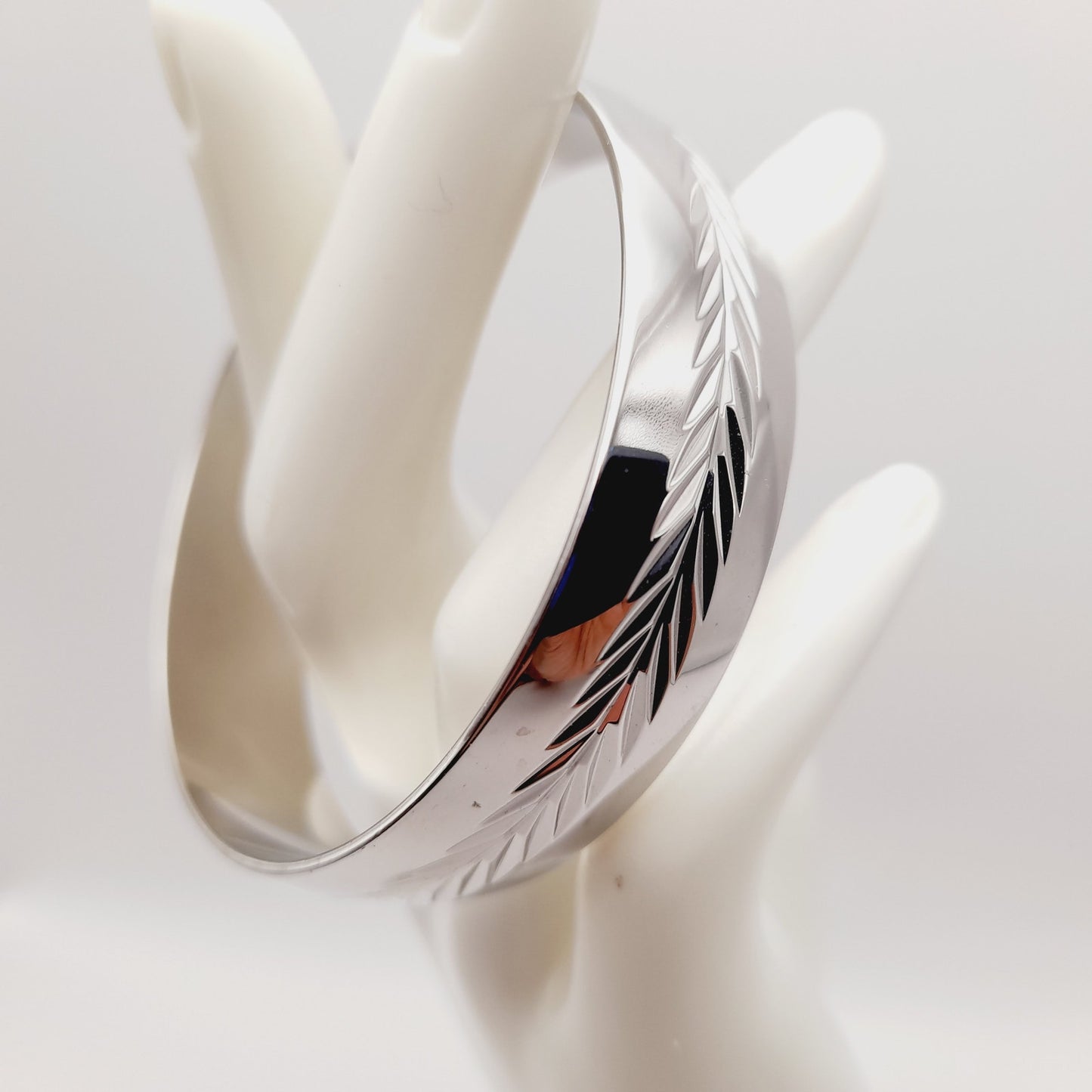 Vintage Crown Trifari Rhodium Plated Wide 7 3/4 Inch Length Bangle