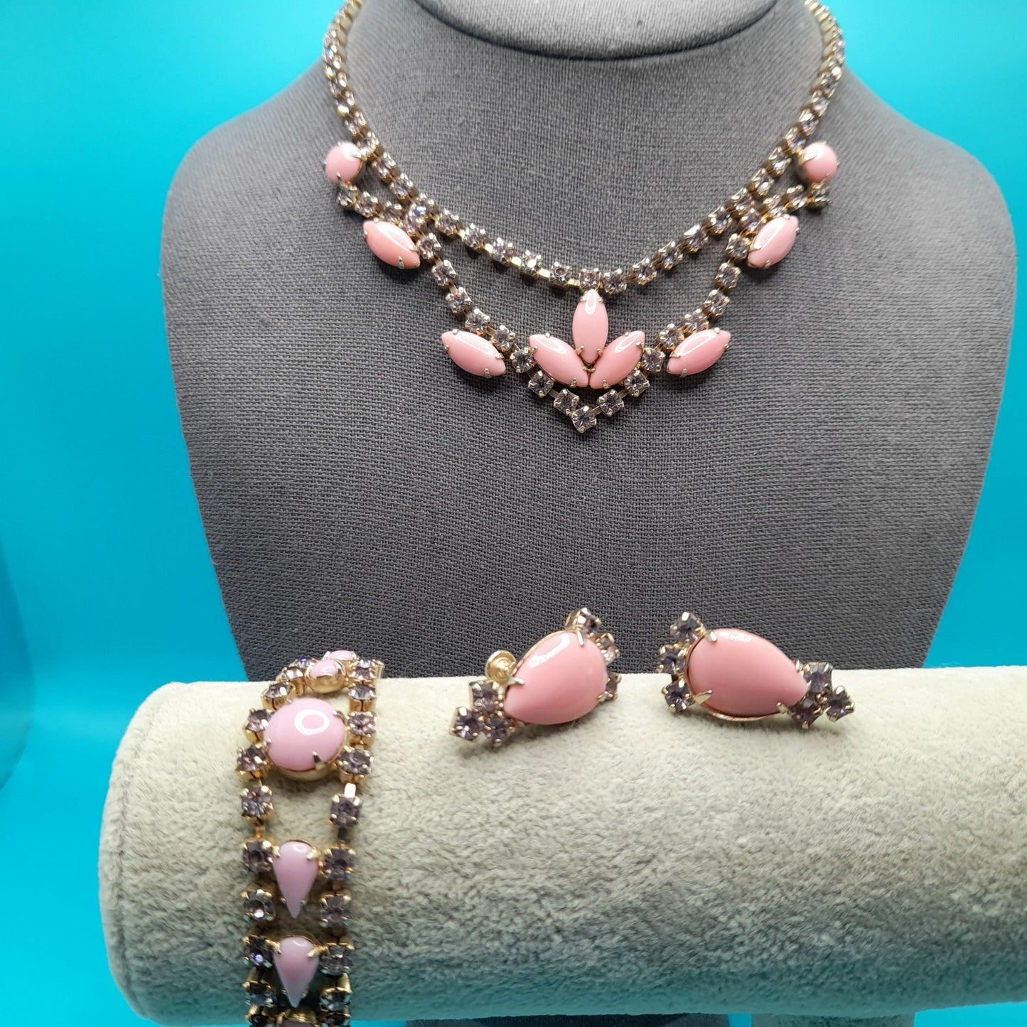 Vintage Pink Glass Rhinestone Jewelry Set: Choker Bracelet Screw-back Earrings, 1950s