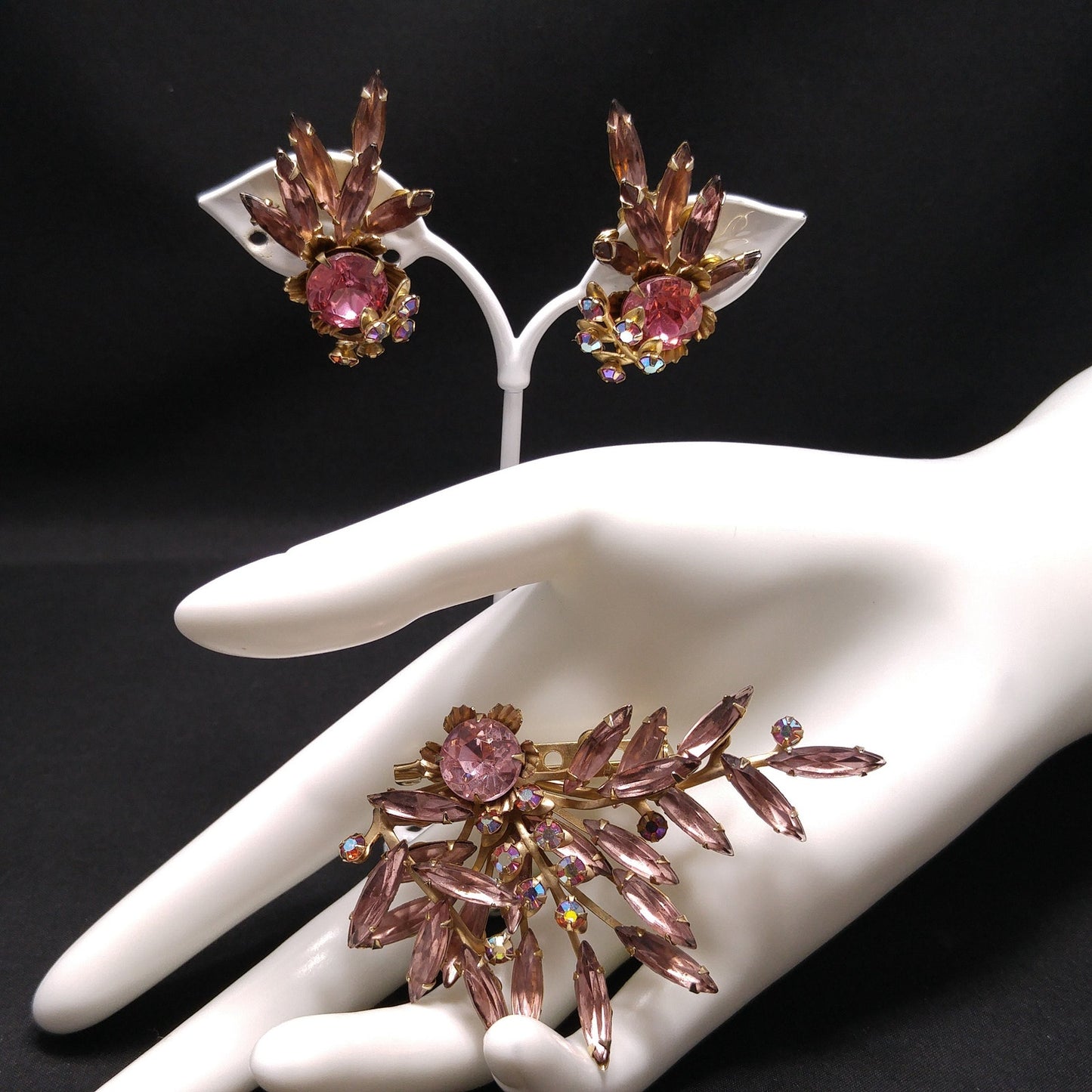 Pink Lavender Rhinestone Brooch Earrings, Riveted Design, 1950s Vintage Jewelry