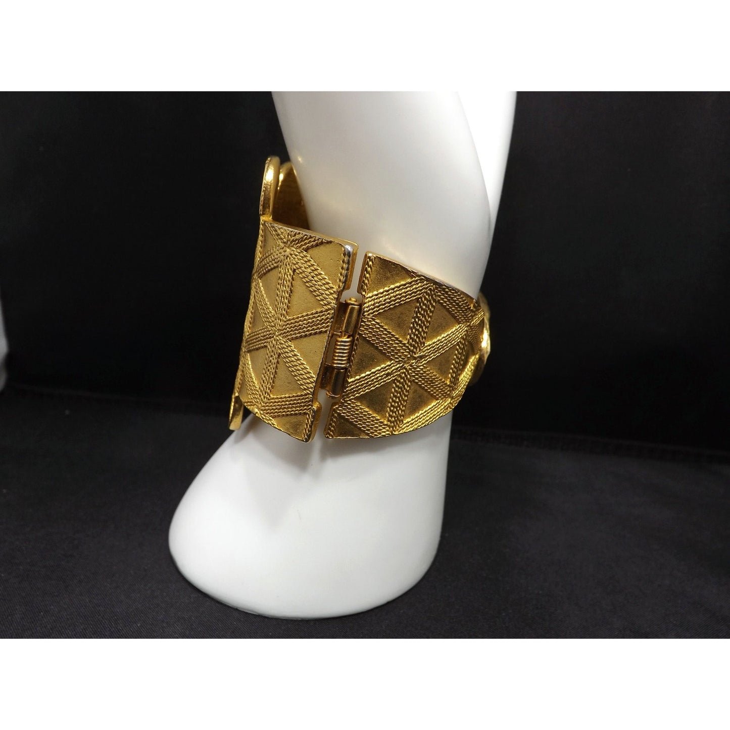 Kenneth Lane Large Hinged Bracelet, Gold Plated, Vintage Jewelry