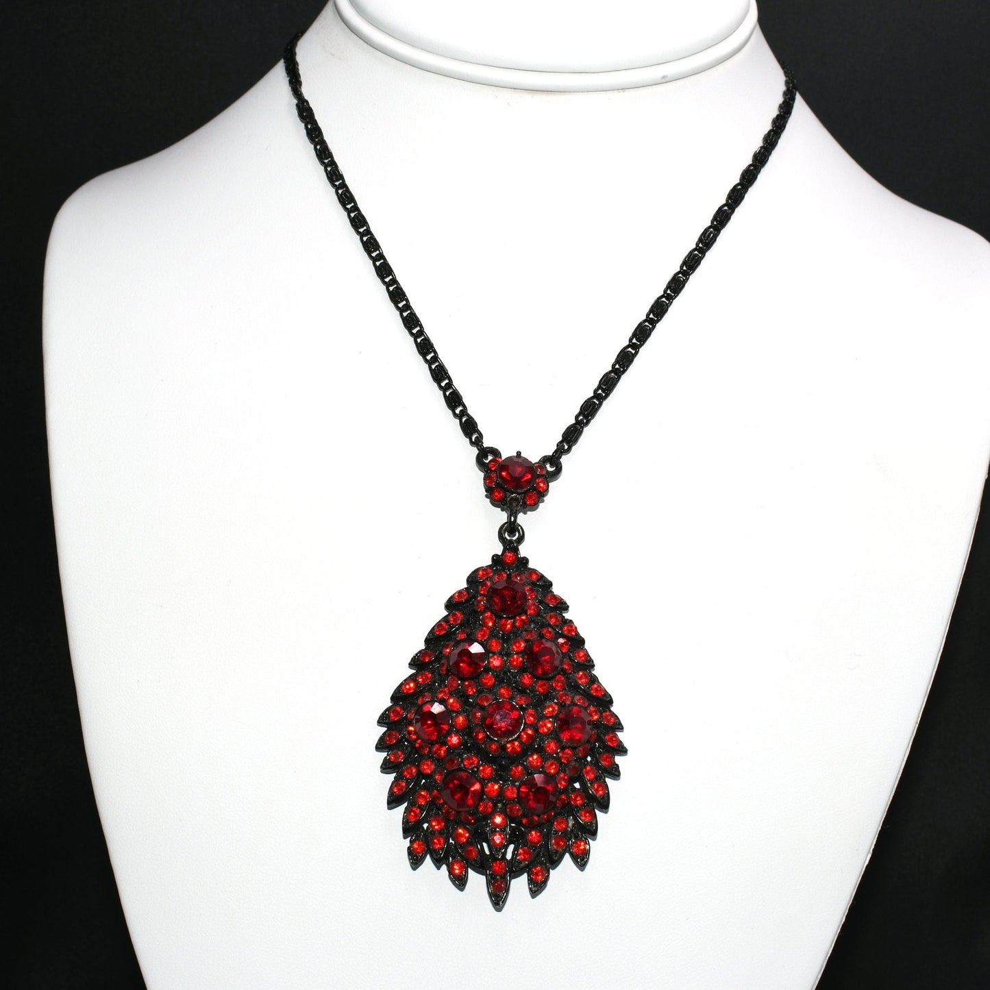 Rare Hollycraft Red Rhinestone Pendant Necklace, Black Enamel Japanned, 1950s Vintage Jewelry