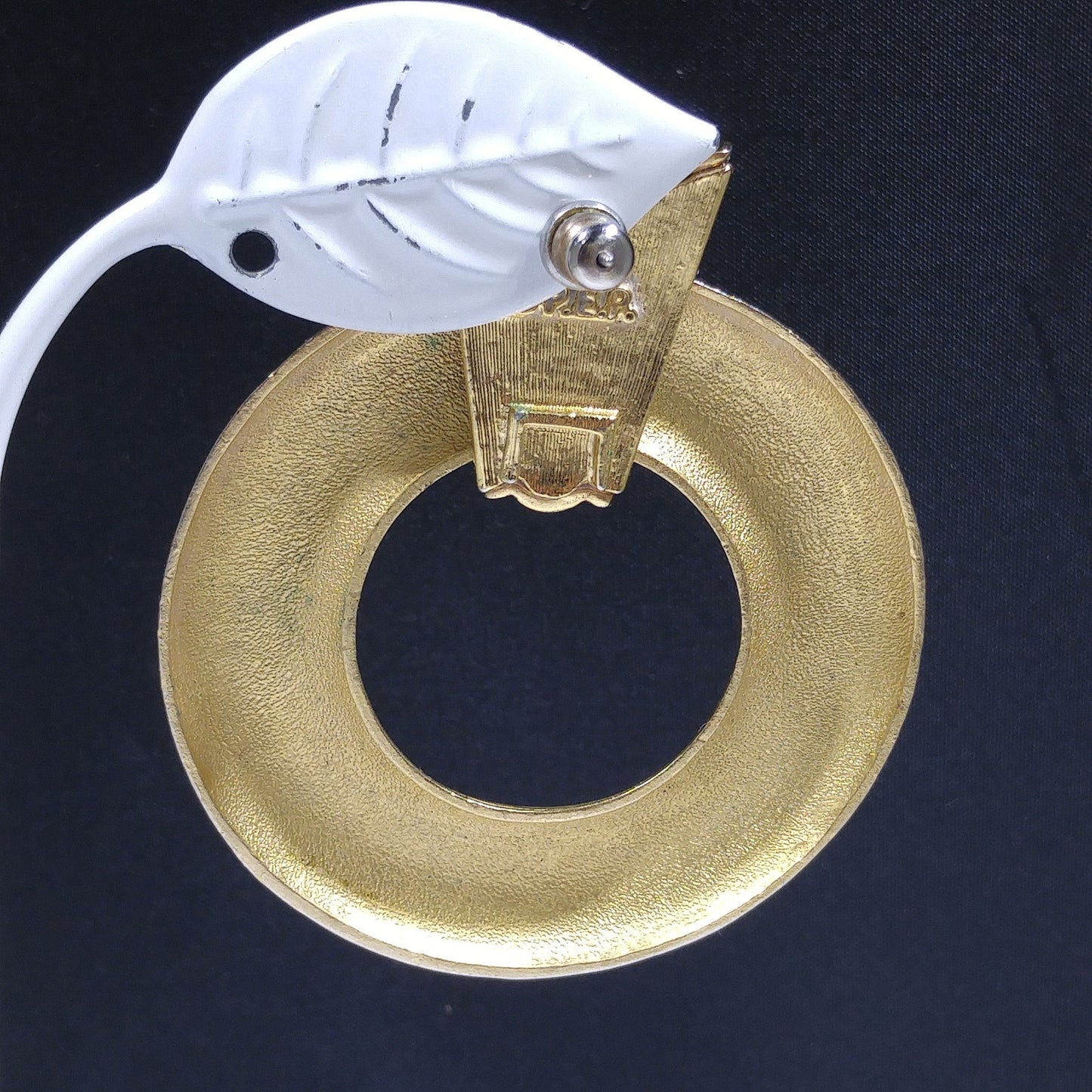 Edwin Pearl Large Runway Post Earrings, Hammered Gold Plate, 1980s Vintage Jewelry