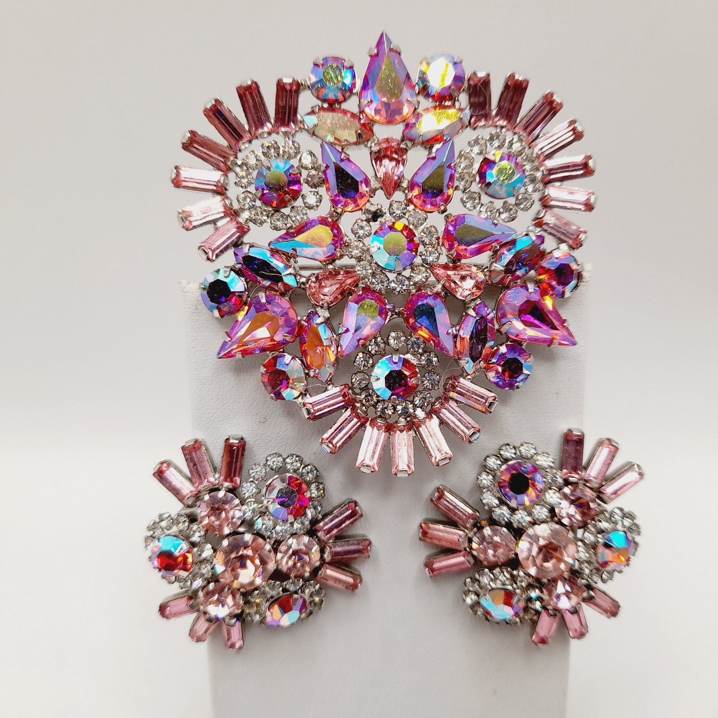 Dazzle in Vintage Glamour – Pink Rhinestone WEISS Brooch & Earrings Set