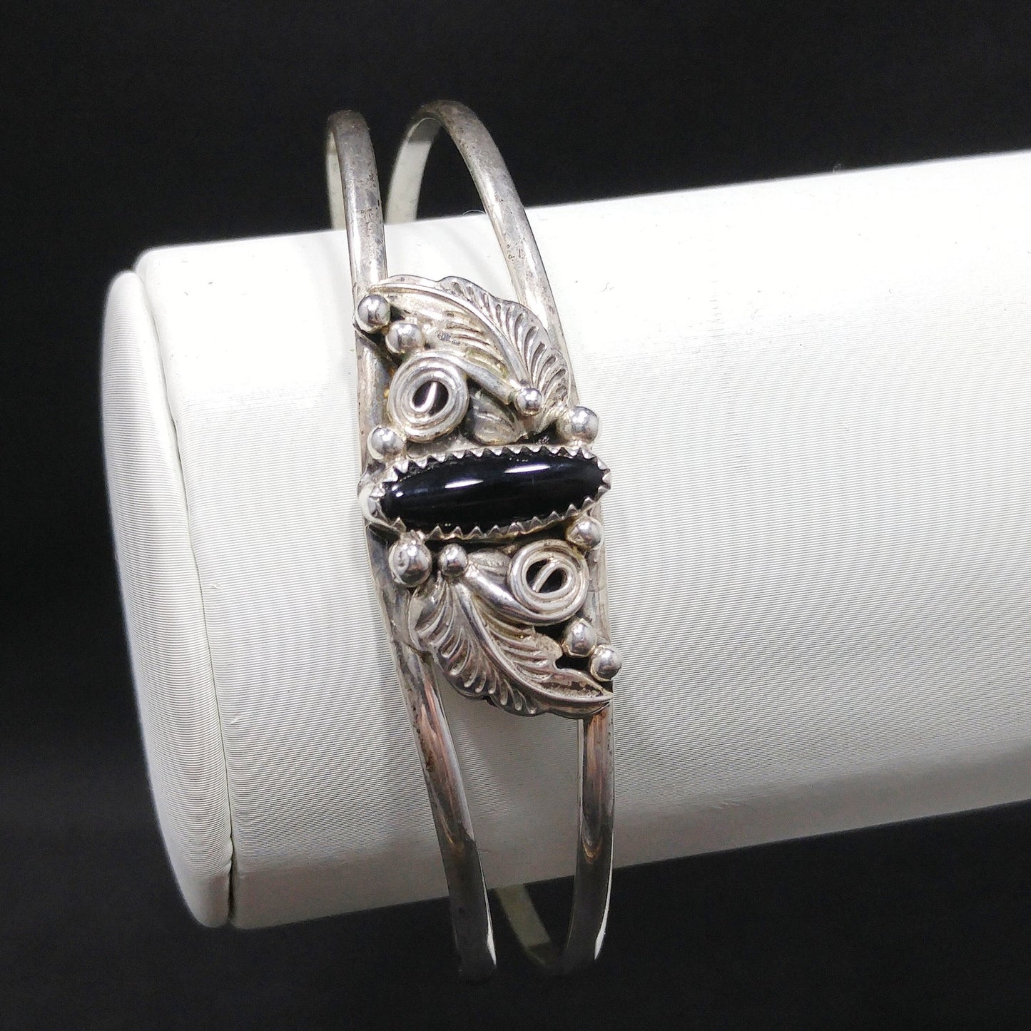 Richard Begay Navajo Artisan Sterling Silver Onyx Cuff Bracelet, 1980s Vintage Jewelry