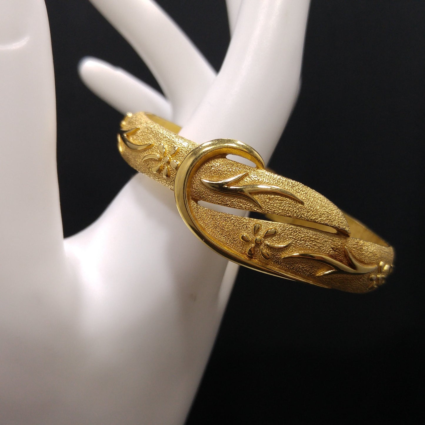 Crown Trifari Floral Hinged Bracelet, Gold Plated, 1950s Vintage Jewelry