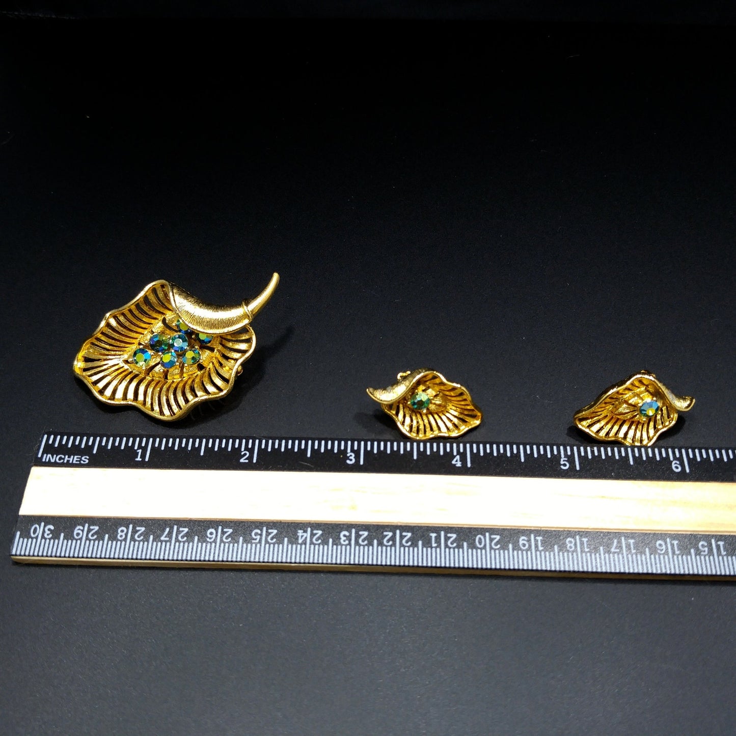 Lisner Blue Aurora Borealis Leaf Brooch & Earrings, Gold Plated, 1960s Vintage Jewelry