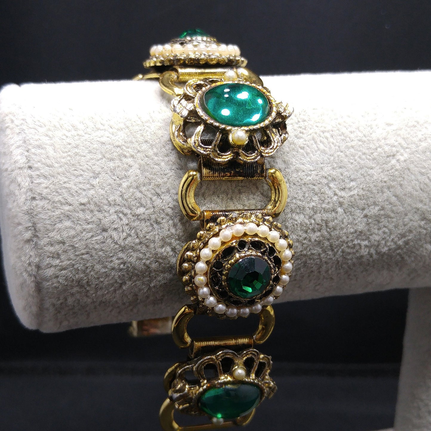 Emerald Green Rhinestones Book Chain Bracelet, Faux Pearls, 1940s 1950s Vintage Jewelry