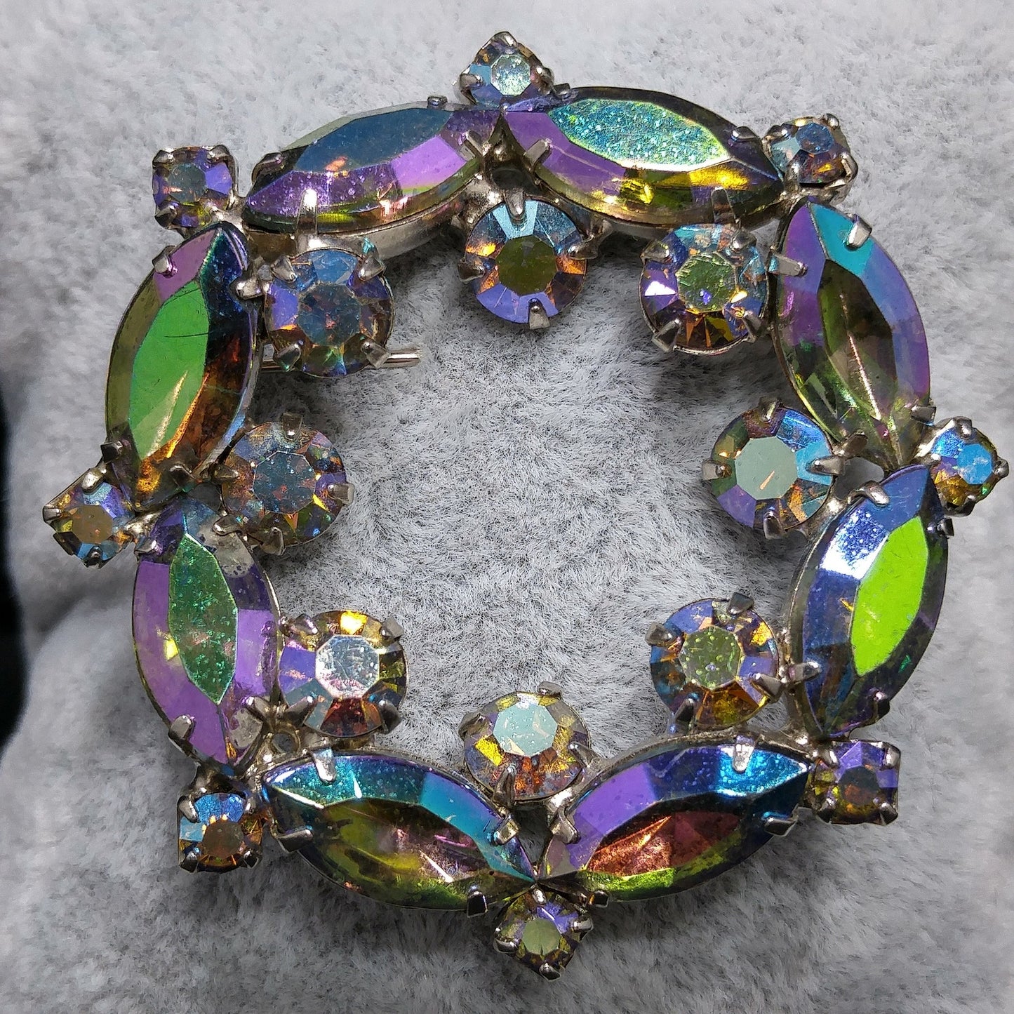 Blue Vitrail Rhinestone Wreath Brooch, 1960s Vintage Jewelry, Rhodium Plated