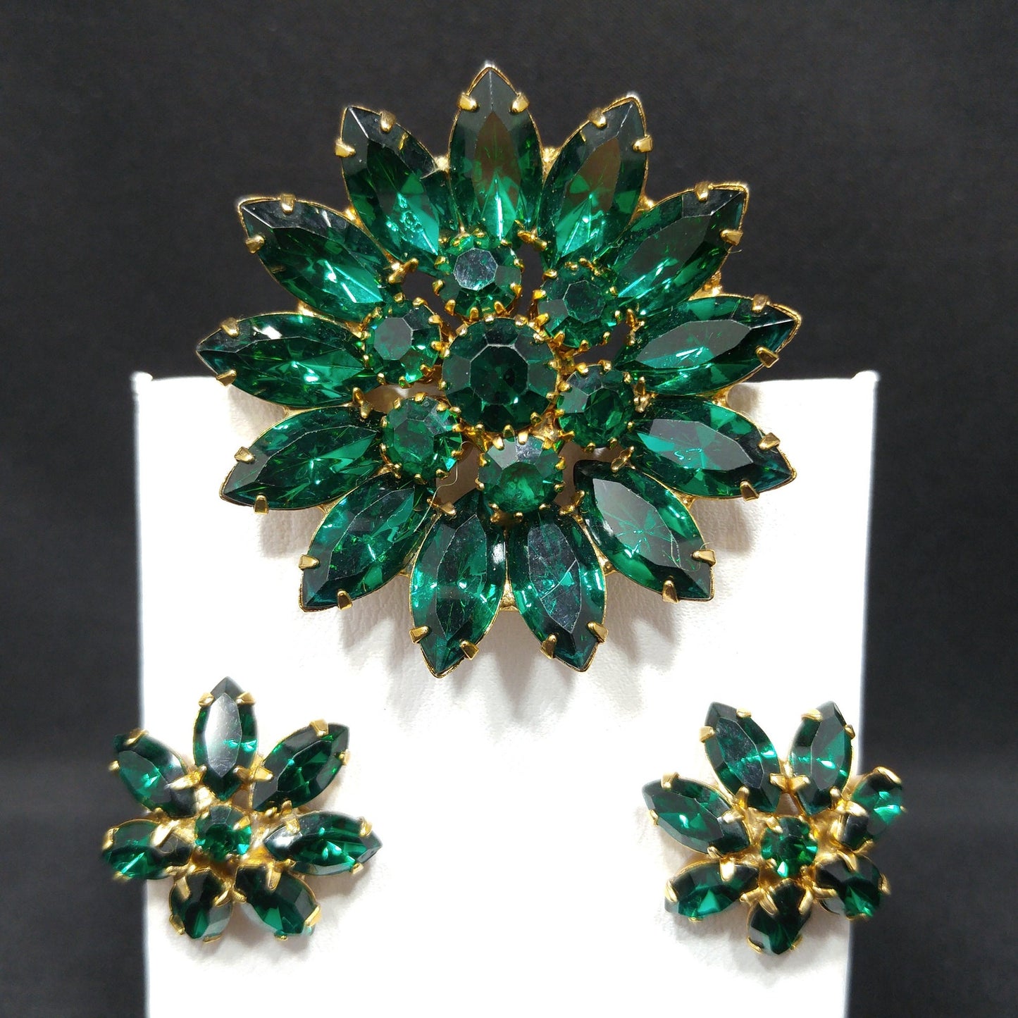Emerald Green Rhinestone Floral Brooch & Earrings, Gold Plated, 1960s Vintage Jewelry