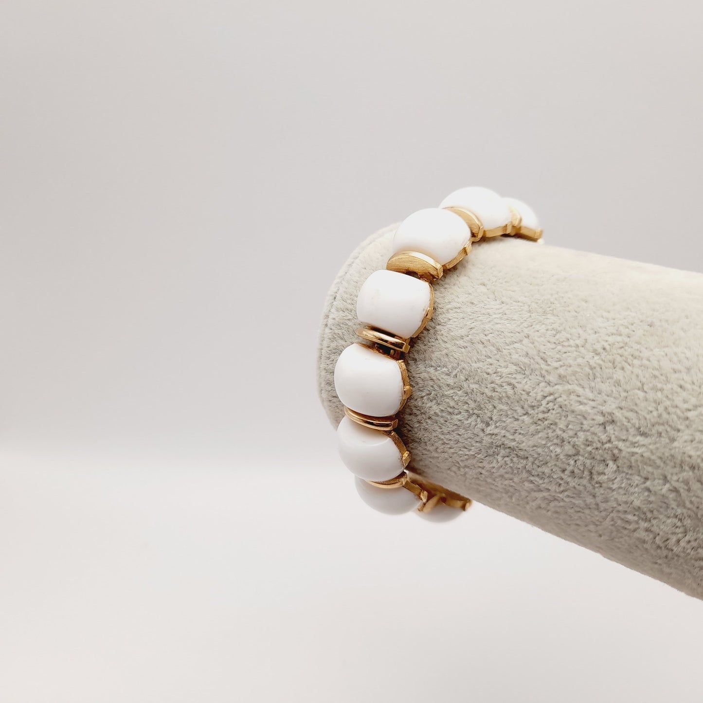 Vintage Crown Trifari White Lucite Gold Plated Link Bracelet