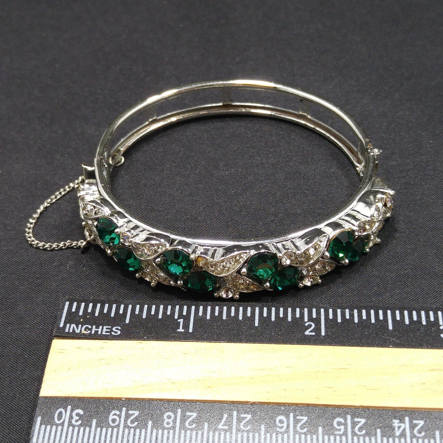 Lisner Emerald Green Rhinestone Hinged Bracelet, Rhodium Plated, 1960s Vintage Jewelry