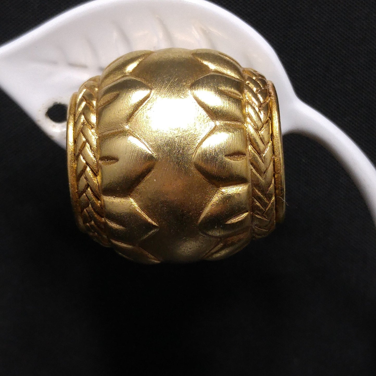 Oscar de la Renta Wide Clip Earrings, Gold Plate, 1980s Vintage Jewelry