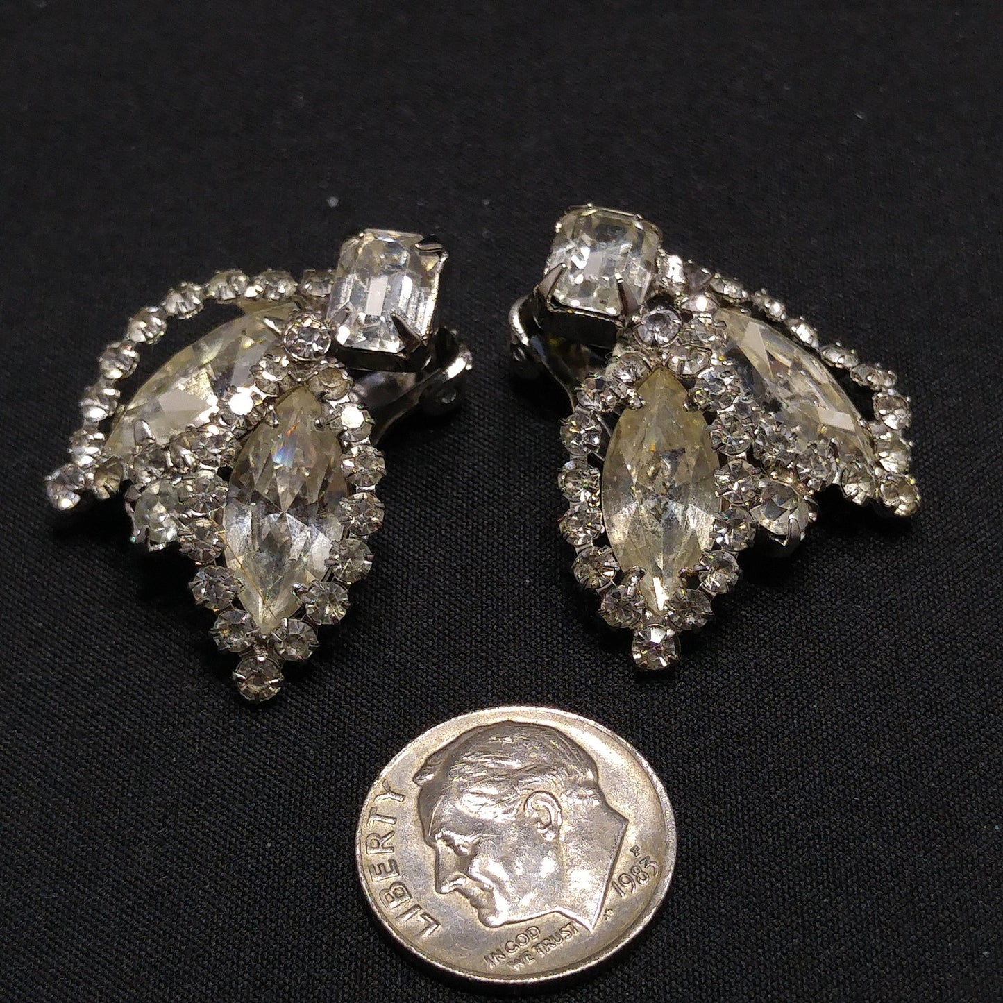 Weiss Clear Rhinestone Floral Earrings, Rhodium Plated, 1950s Vintage Jewelry