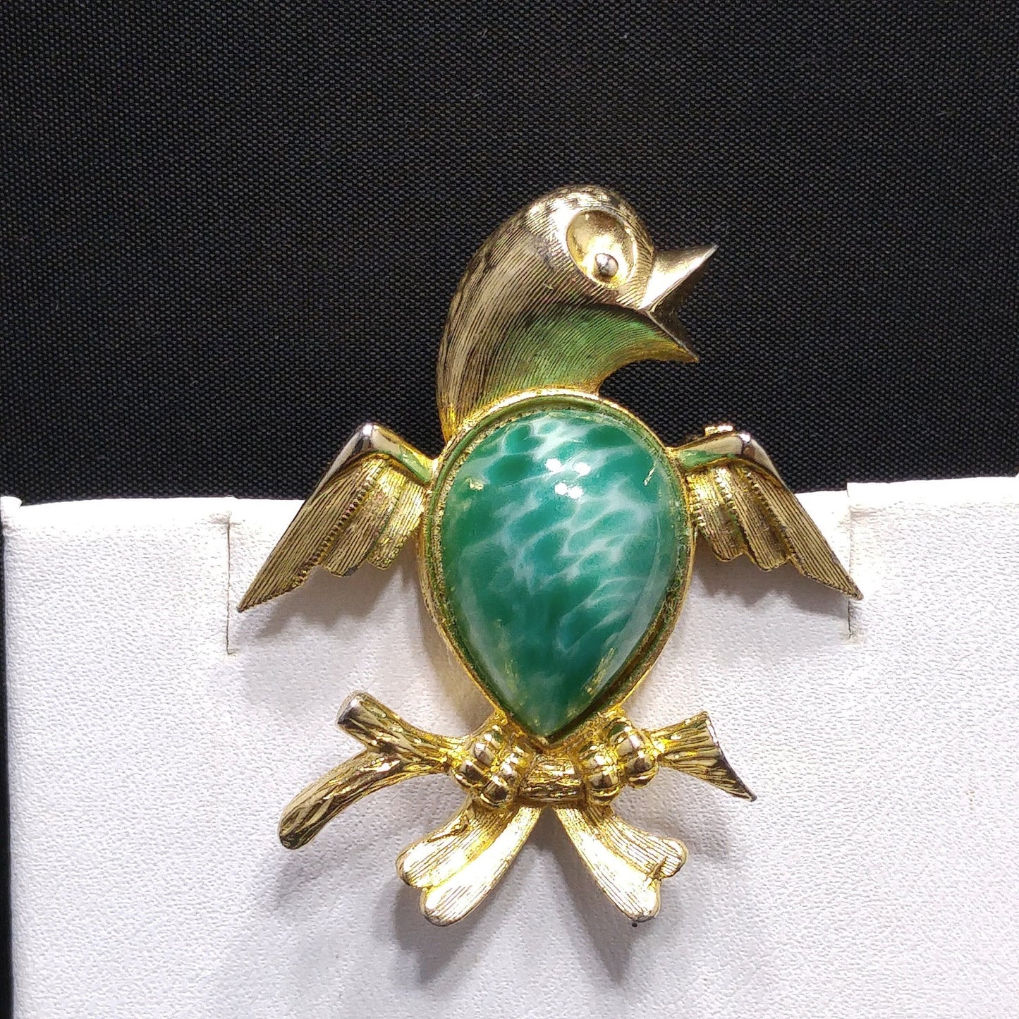 Hattie Carnegie Peking Glass Bird Brooch, 1960s Vintage Jewelry
