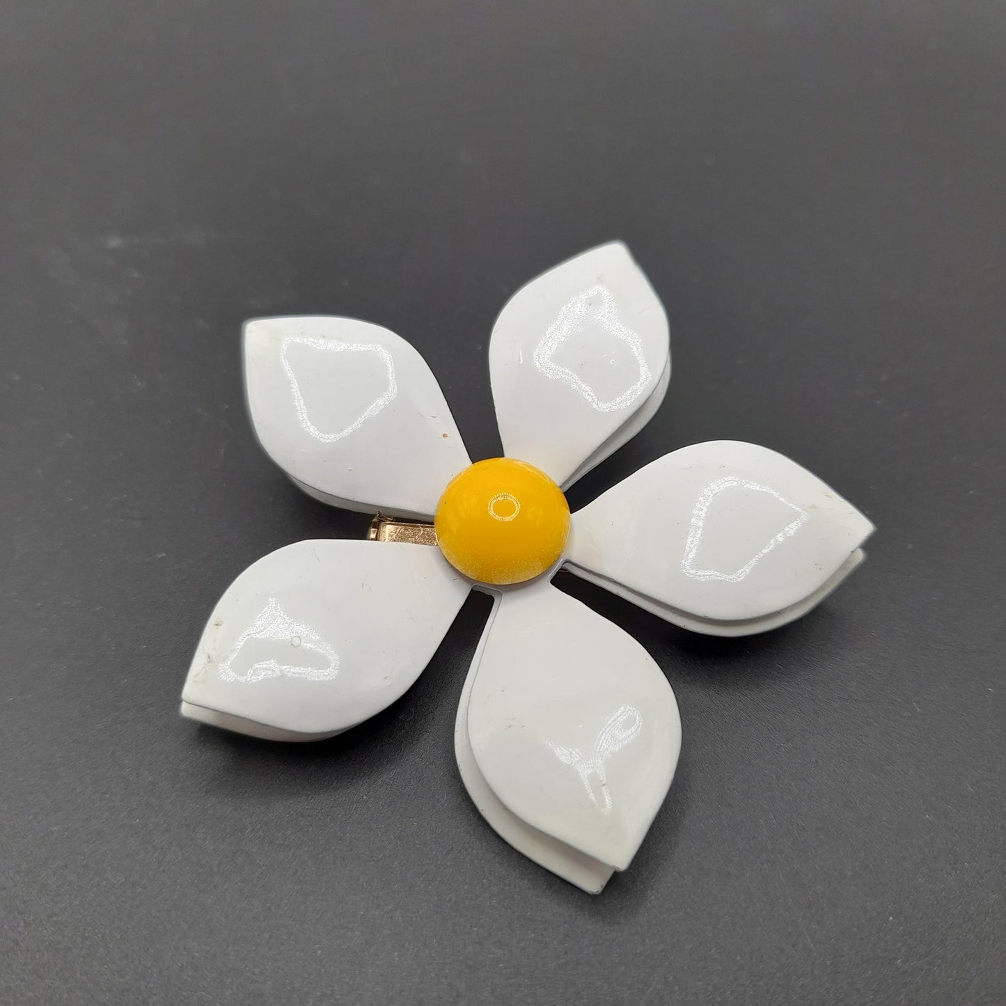 Vintage 1960s White Yellow Enamel Flower Brooch