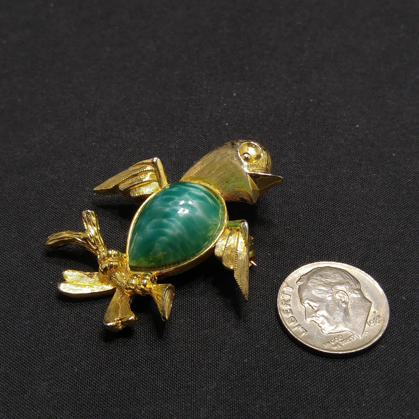 Hattie Carnegie Peking Glass Bird Brooch, 1960s Vintage Jewelry
