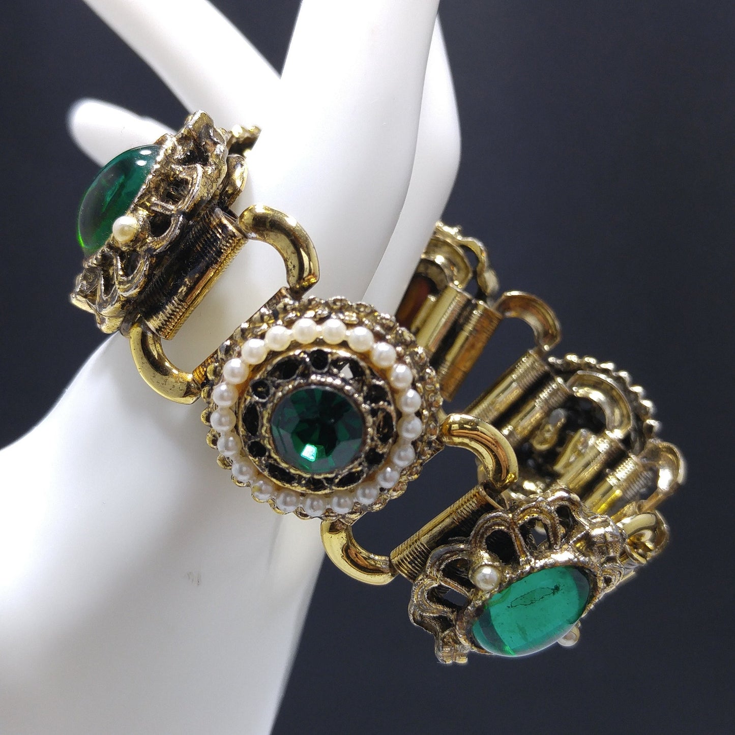 Emerald Green Rhinestones Book Chain Bracelet, Faux Pearls, 1940s 1950s Vintage Jewelry