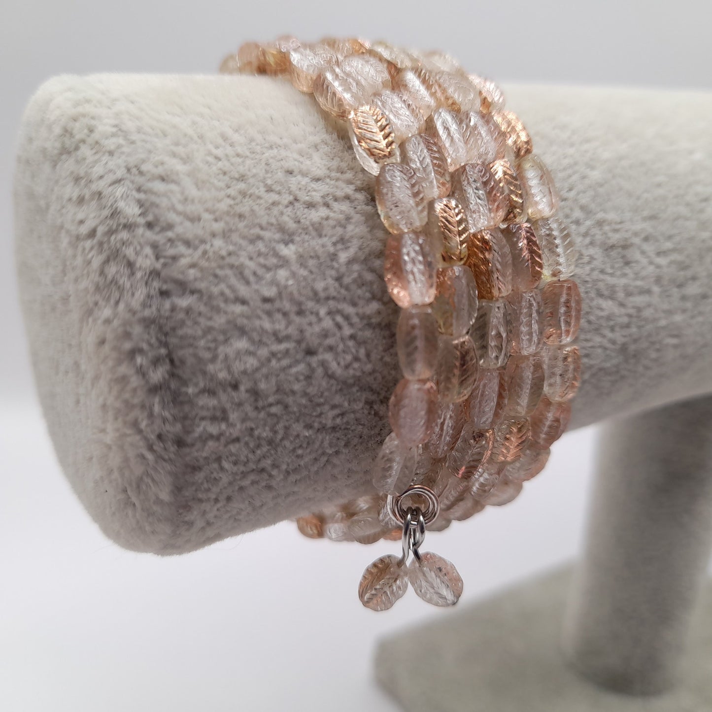 Vintage Art Glass Leaf Bead Memory Wire Bracelet – Clear Gold Leaf Design