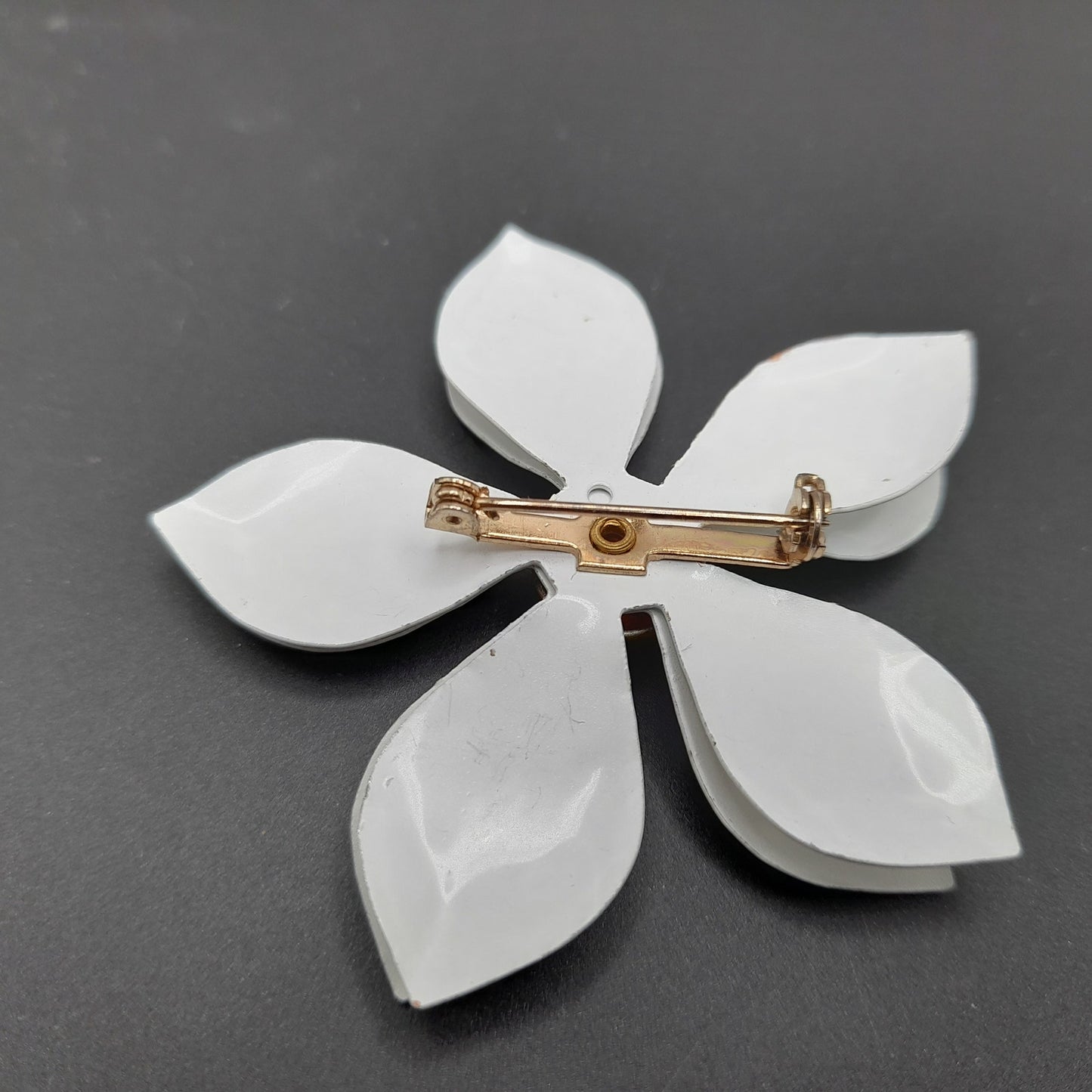 Vintage 1960s White Yellow Enamel Flower Brooch