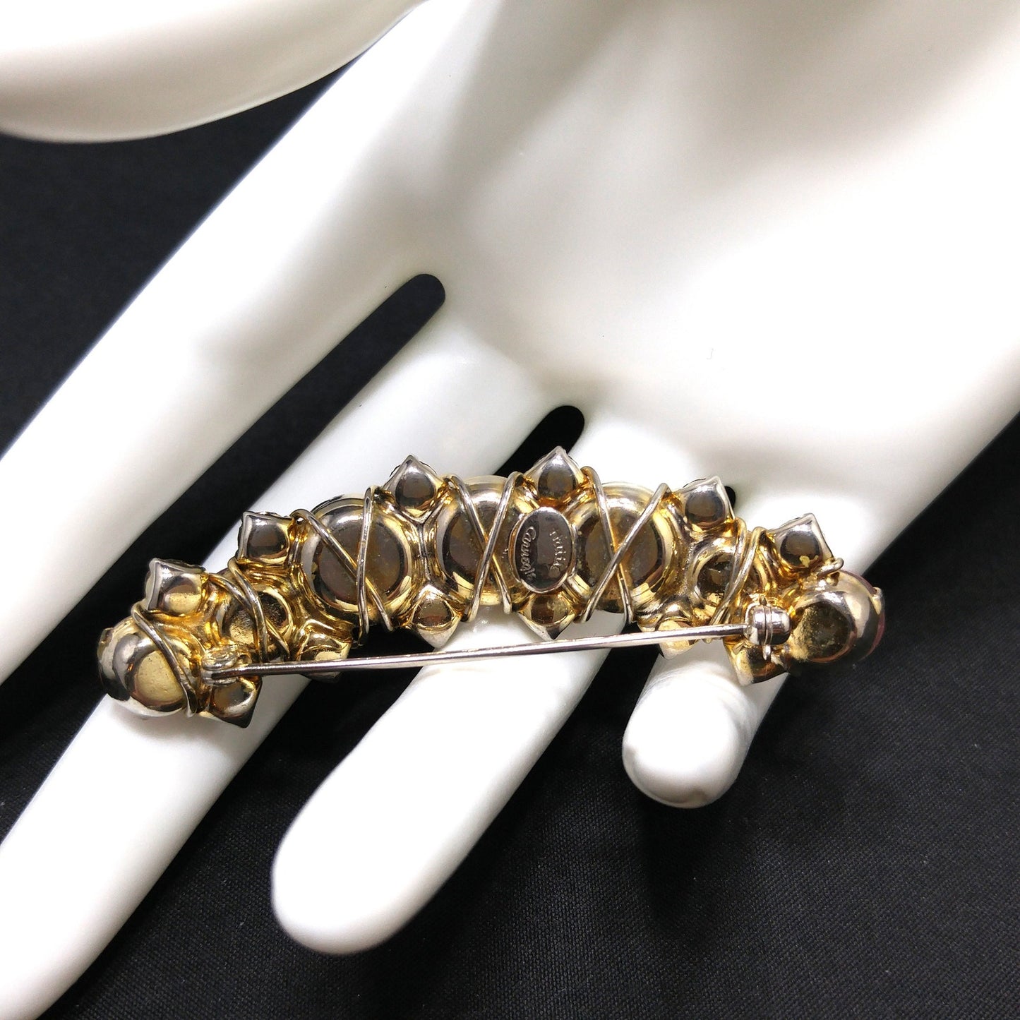 Hattie Carnegie Pink Art Glass Brooch, Gold Plated, Wire Wrapped, 1960s Vintage Jewelry