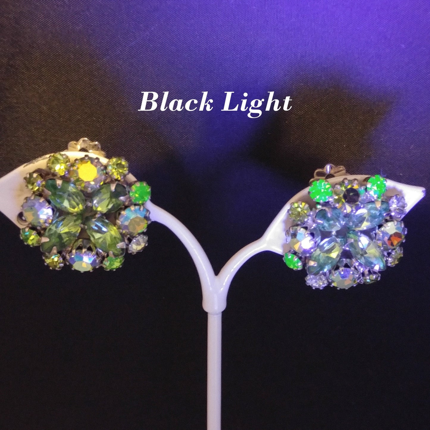 Weiss Peridot Green Rhinestone Clip Earrings, Rhodium Plated, 1960s Vintage Jewelry