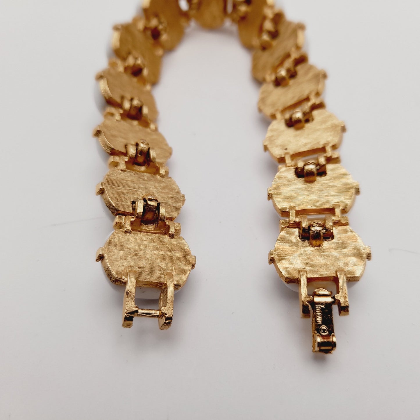 Vintage Crown Trifari White Lucite Gold Plated Link Bracelet