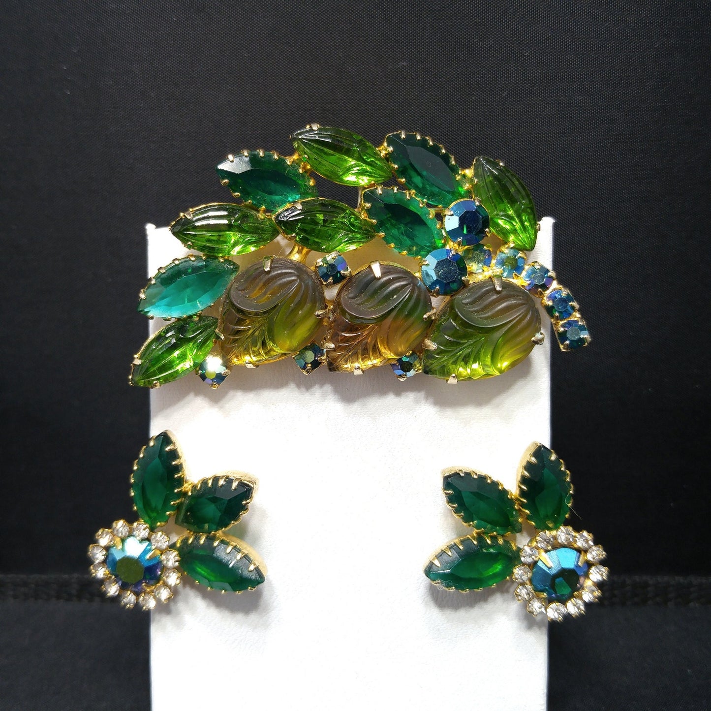 Green Aurora Borealis Acorn Molded Leaf Brooch Earrings Set, Gold Plated, 1960s Vintage Jewelry