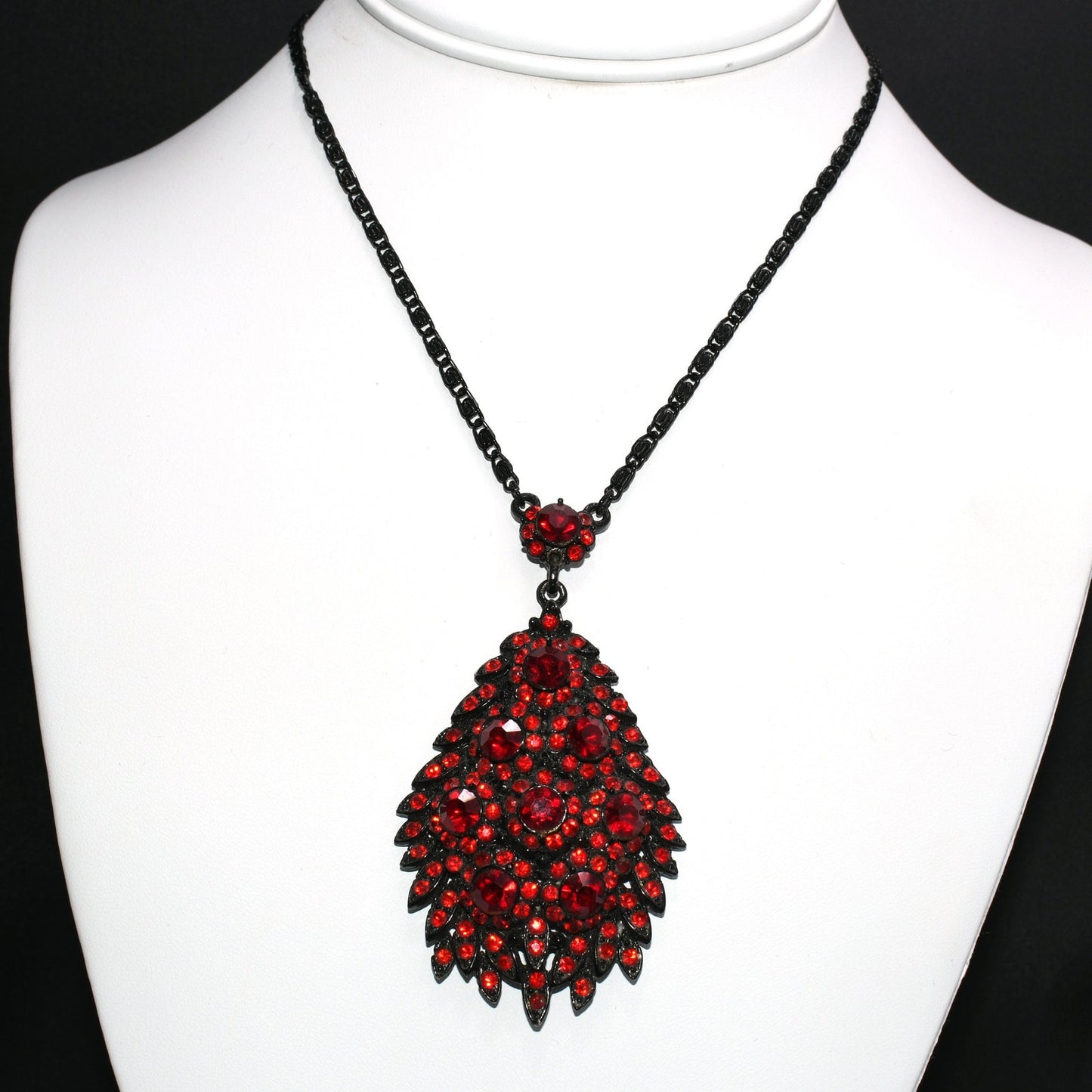 Rare Hollycraft Red Rhinestone Pendant Necklace, Black Enamel Japanned, 1950s Vintage Jewelry