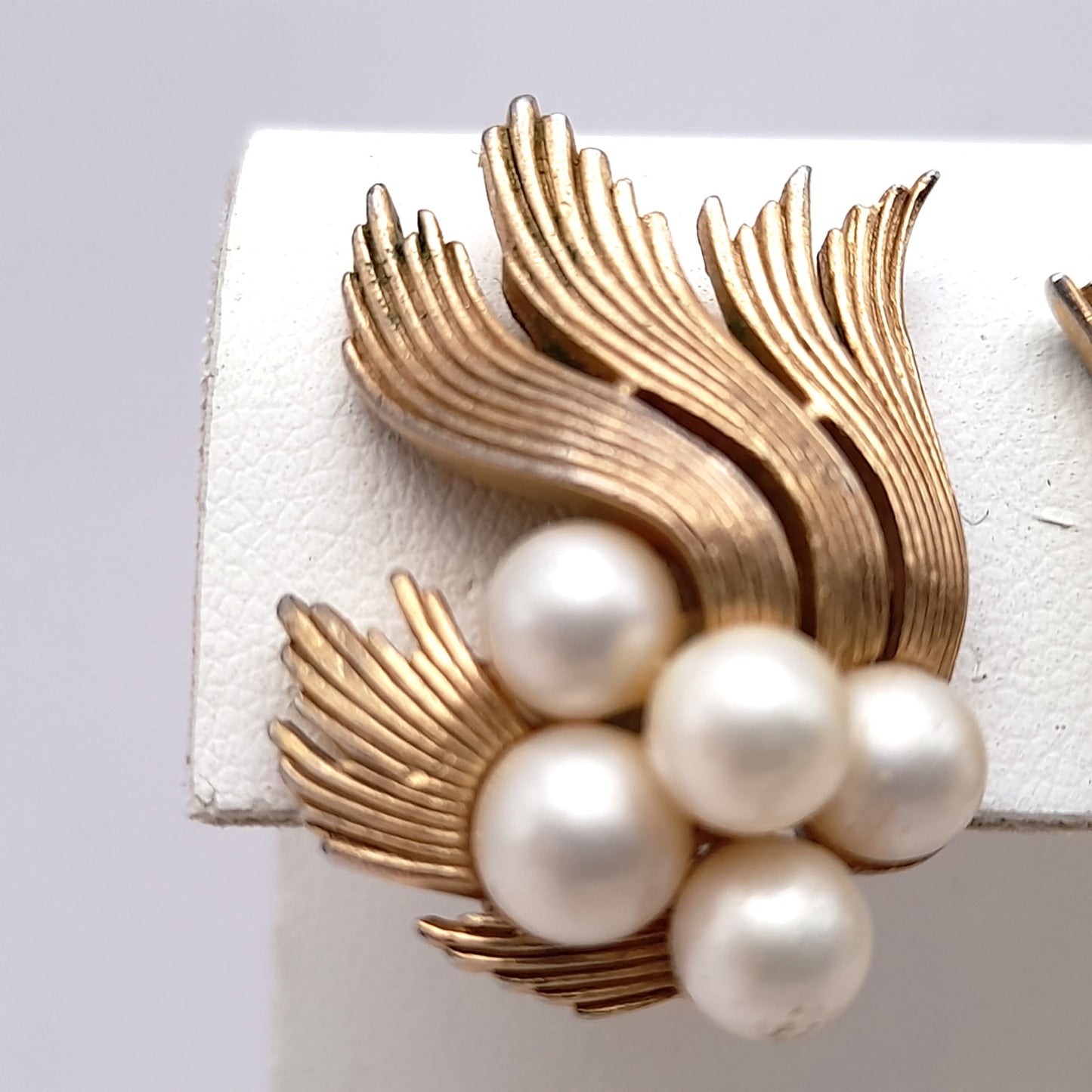 Vintage Crown Trifari Faux Pearl Clip Earrings – Gold Tone Designer Jewelry