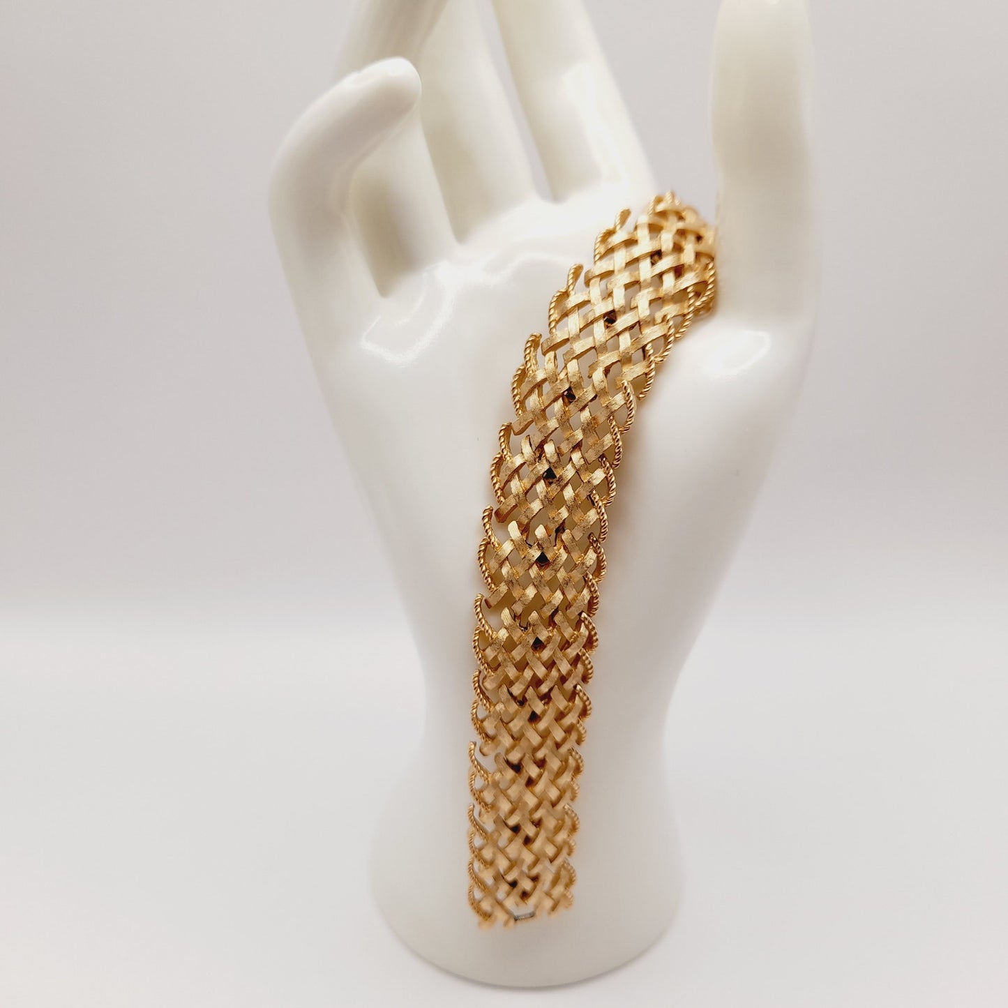 Vintage Mid Century 1950s Signed Crown Trifari Brushed Gold Tone Basket Weave Wide Link Bracelet 7.5"