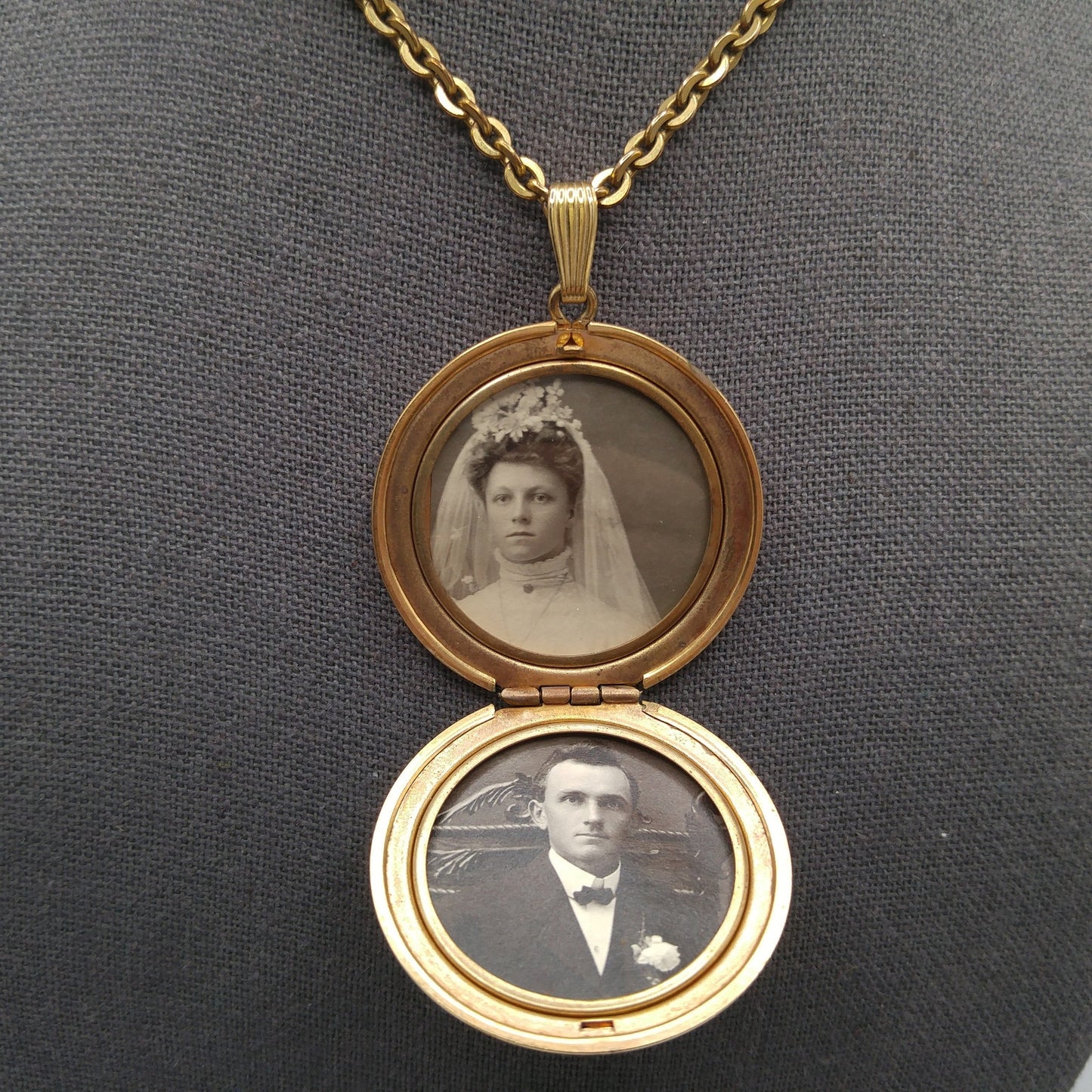 Danecraft Gold Filled Photo Locket Necklace, 12K GF, Early 1950s Vintage Jewelry