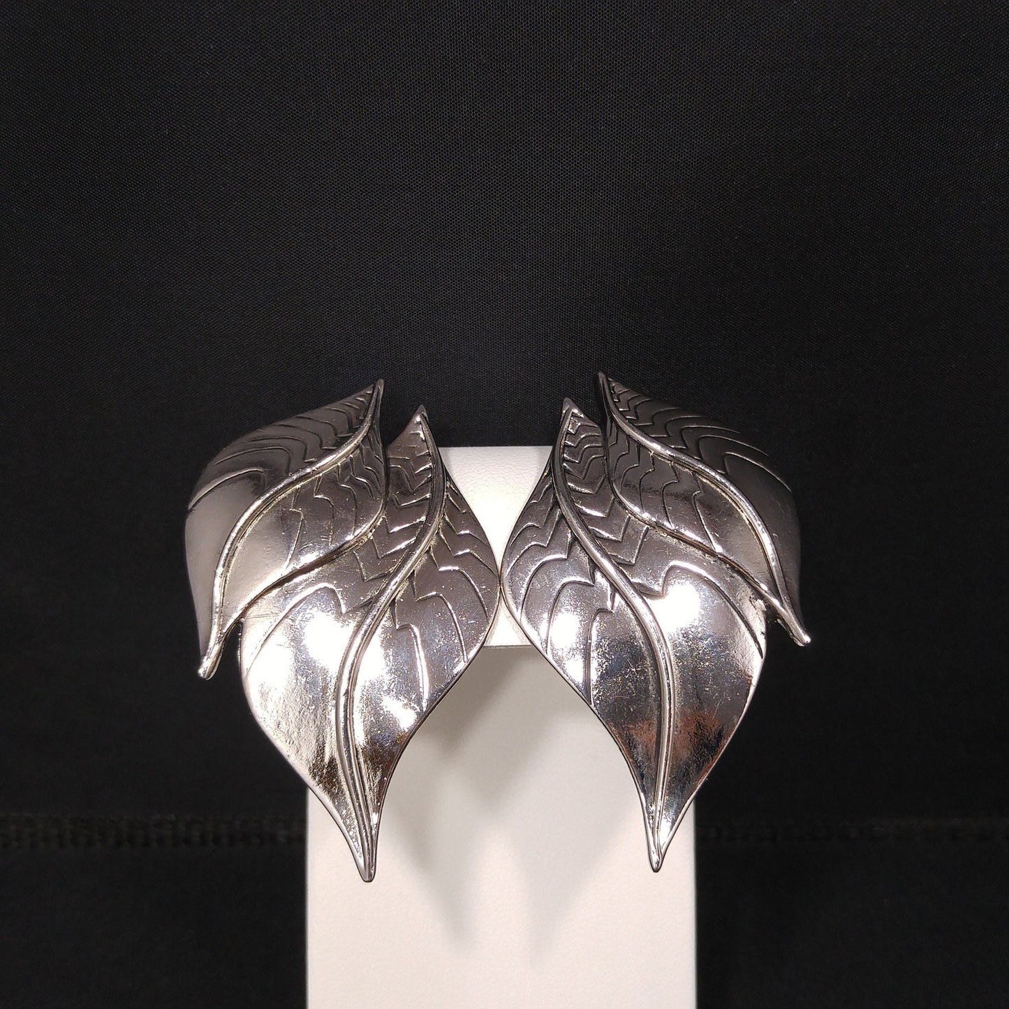Laurel Burch Two Leaves Clip Earrings, Rhodium Plated, 1980s Vintage Jewelry