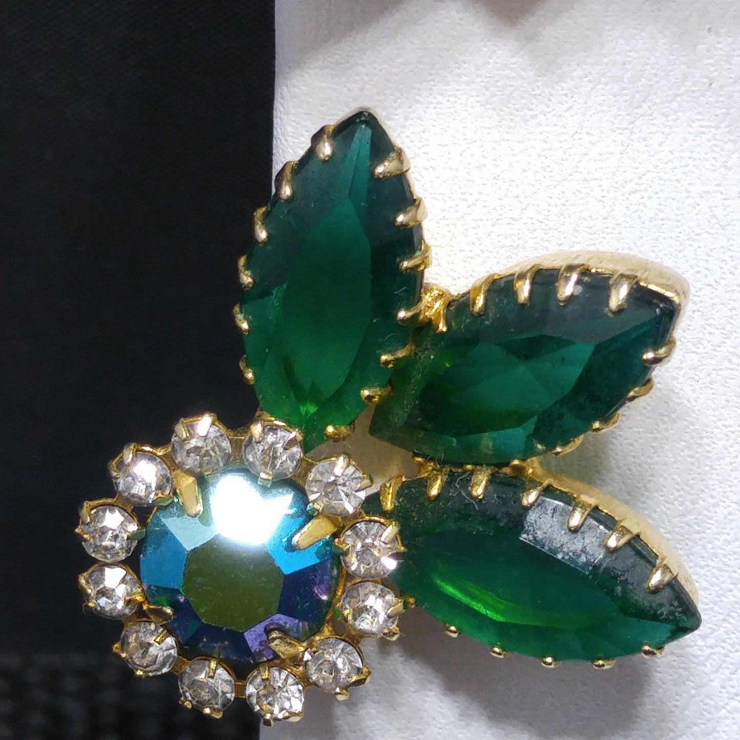 Green Aurora Borealis Acorn Molded Leaf Brooch Earrings Set, Gold Plated, 1960s Vintage Jewelry